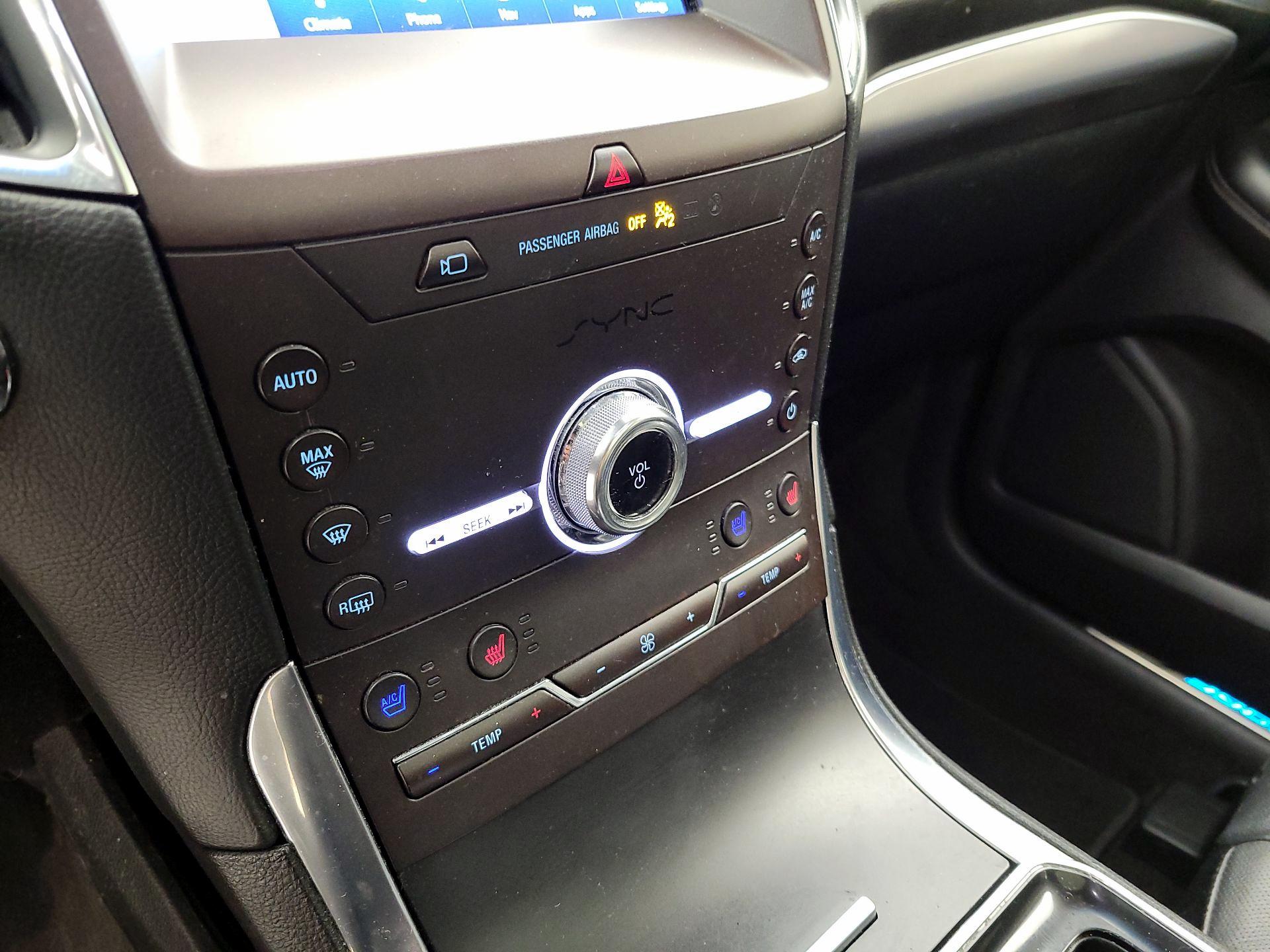 Thumbnail: 2020 Ford Edge - 14
