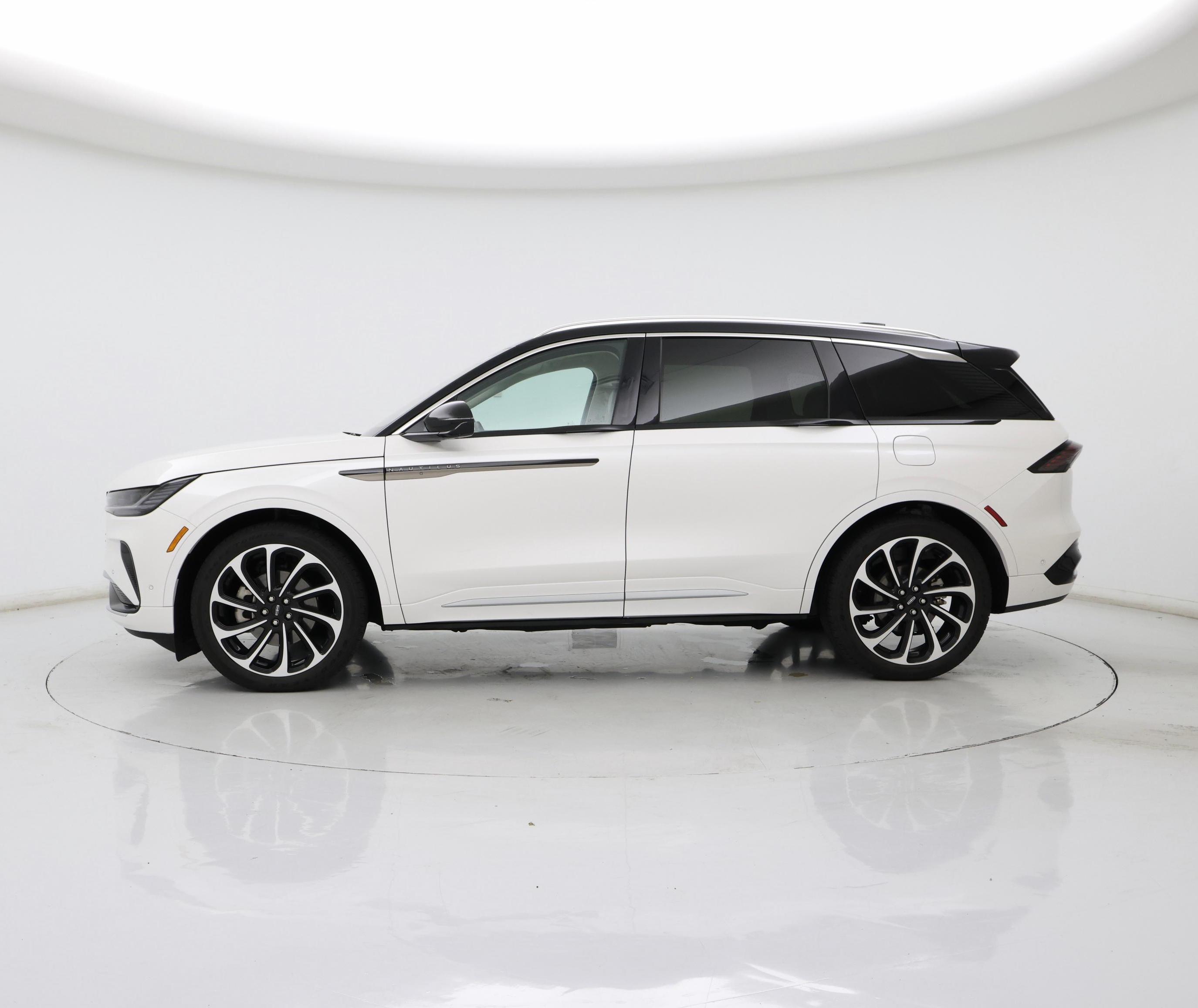 Thumbnail: 2024 Lincoln Nautilus - 3