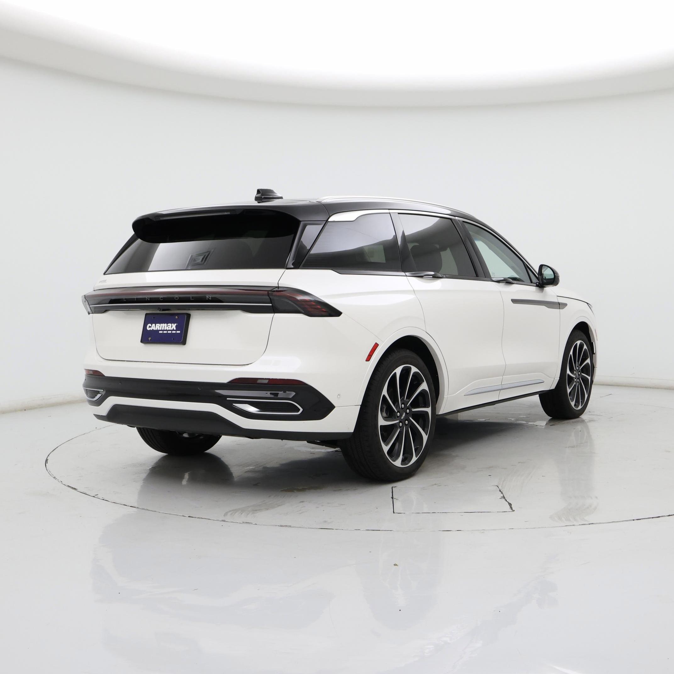 Thumbnail: 2024 Lincoln Nautilus - 8