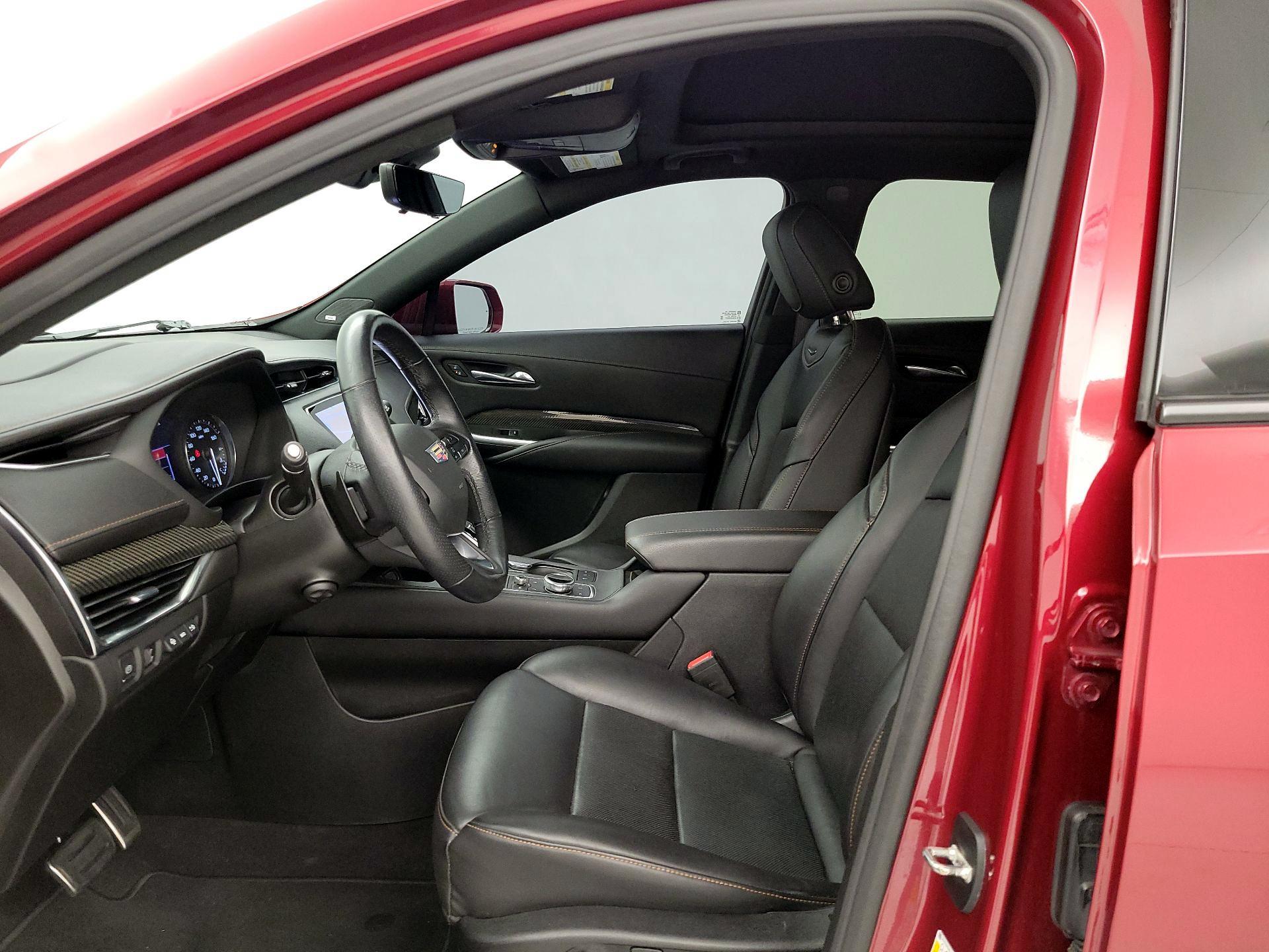 Thumbnail: 2020 Cadillac XT4 - 11