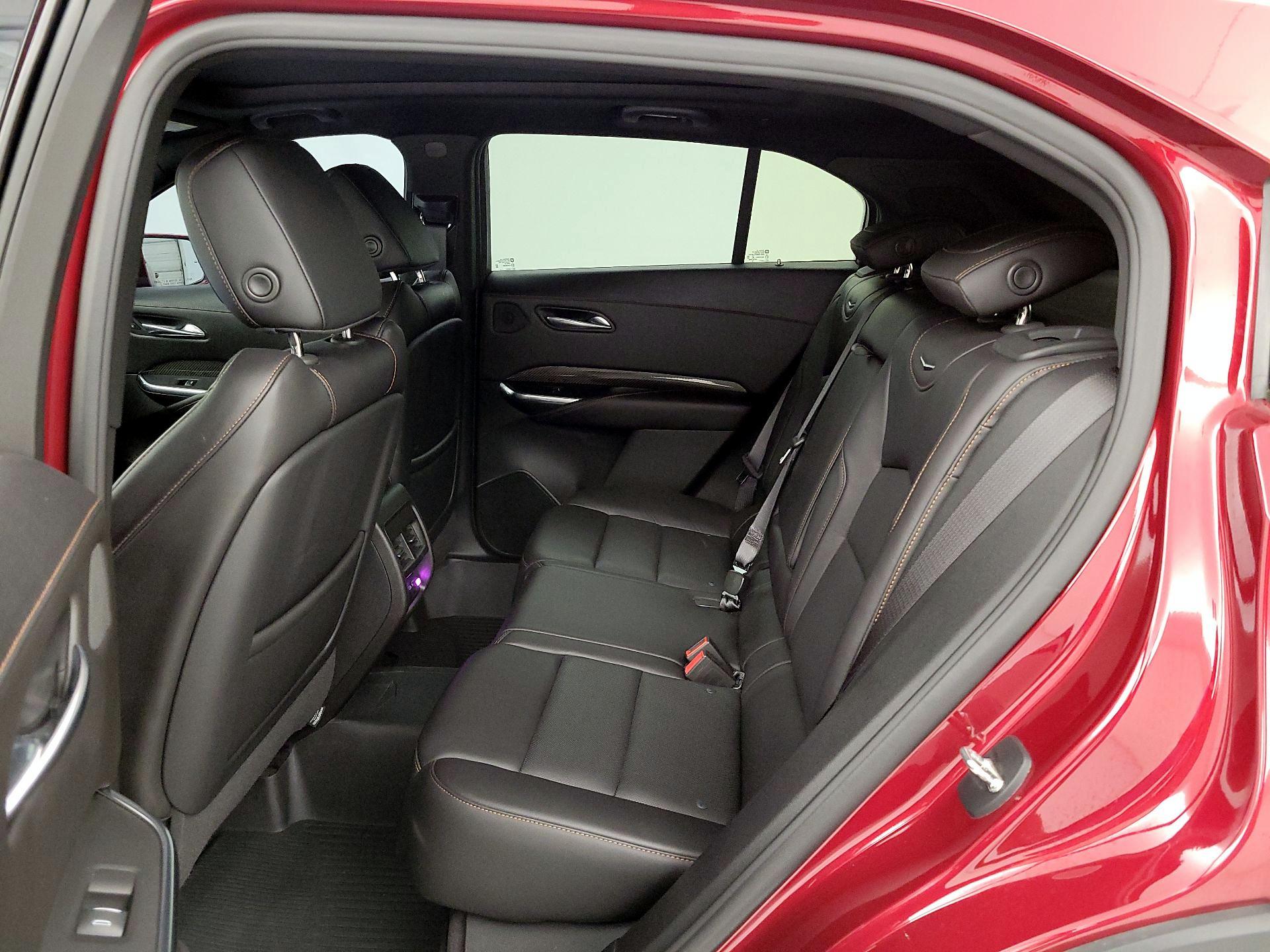 Thumbnail: 2020 Cadillac XT4 - 18