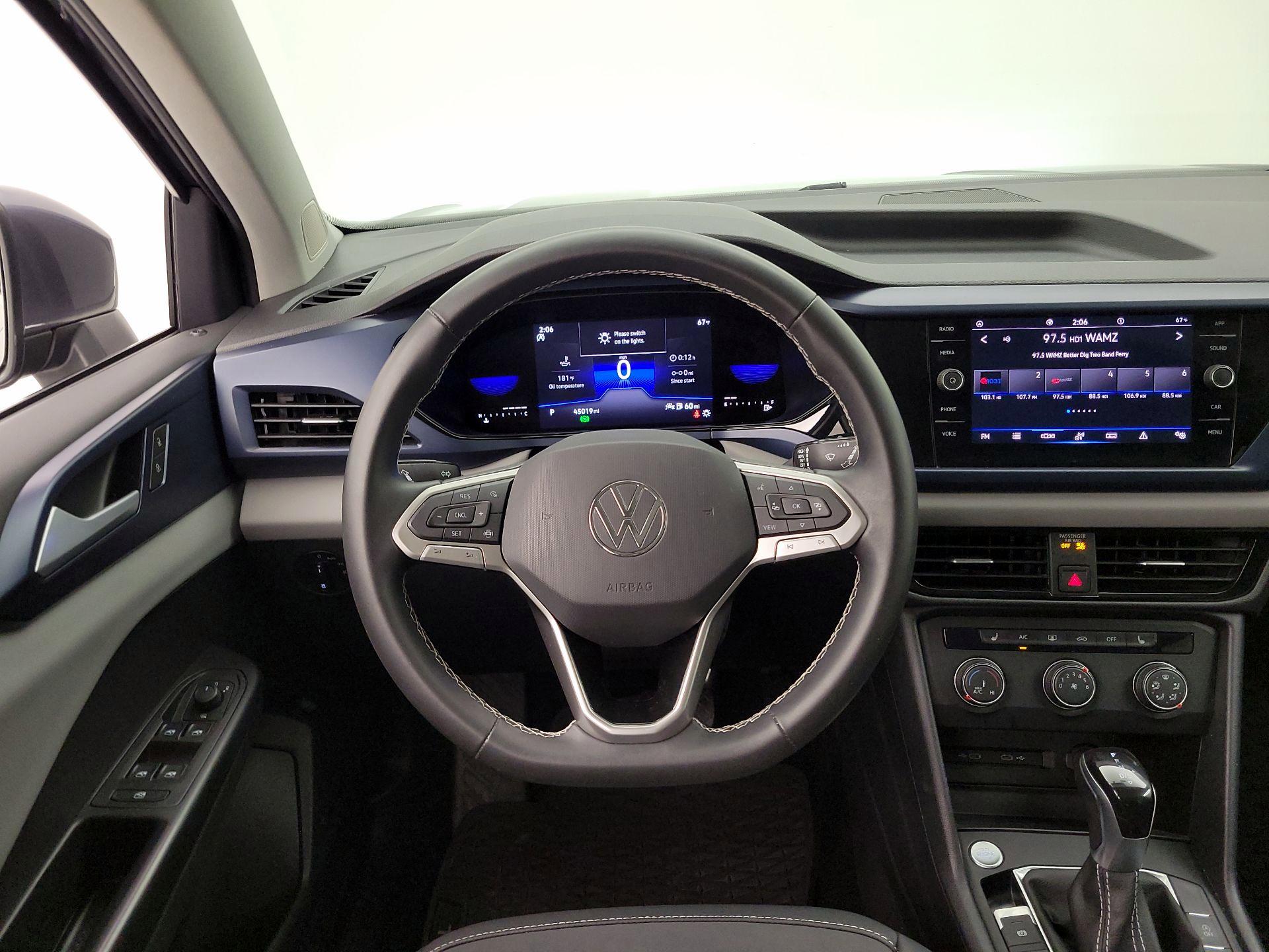 Thumbnail: 2022 Volkswagen Taos - 10