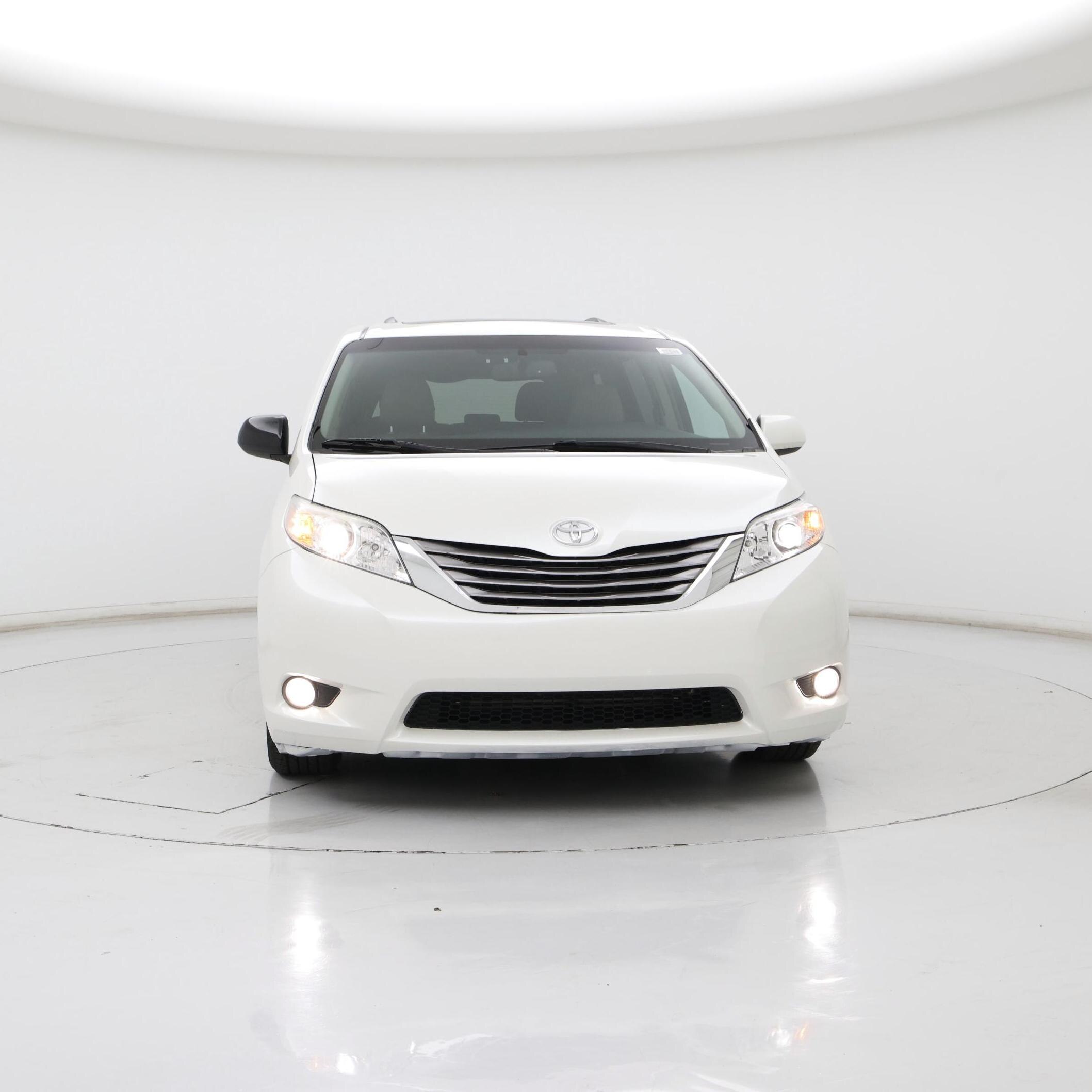 Thumbnail: 2017 Toyota Sienna - 5