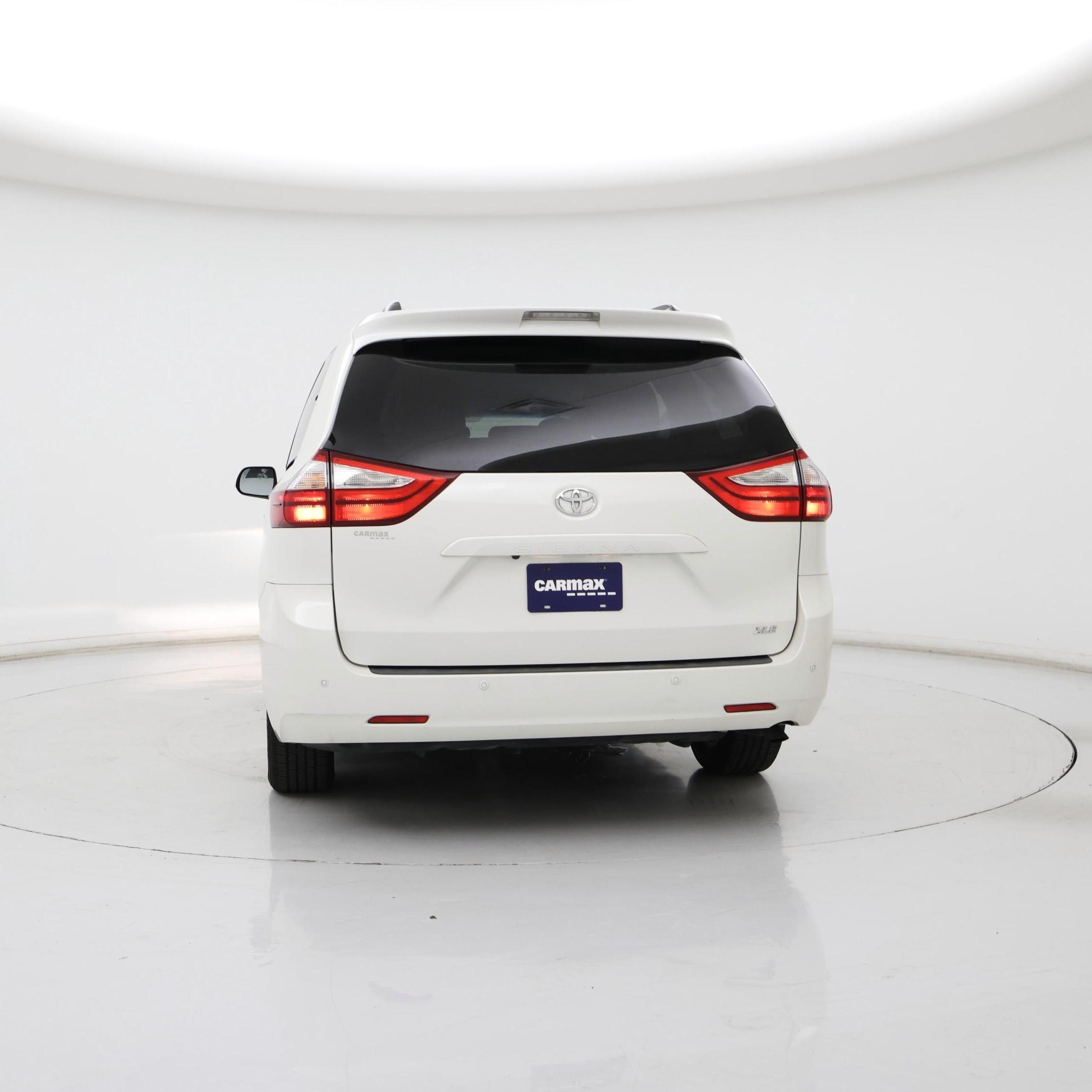 Thumbnail: 2017 Toyota Sienna - 6