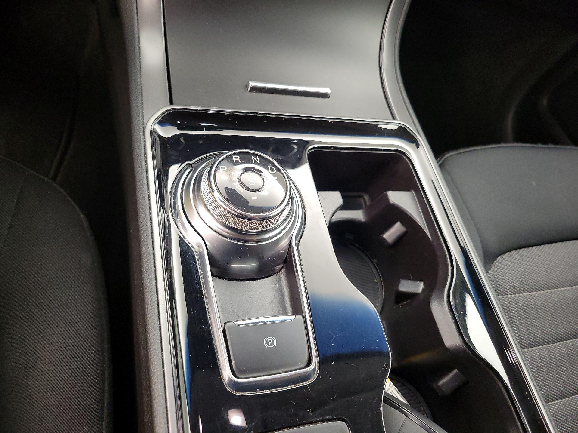Thumbnail: 2020 Ford Edge - 16