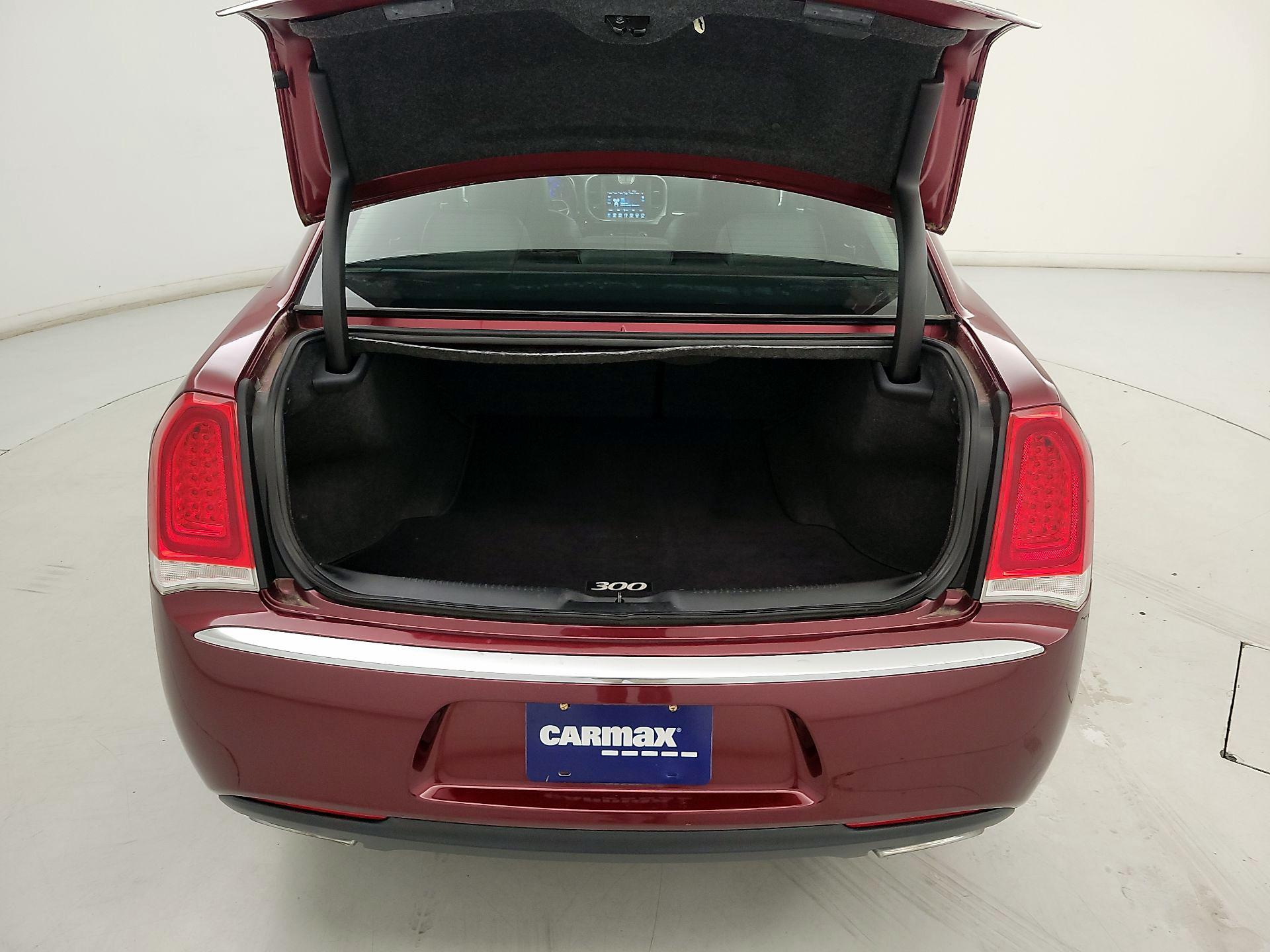 Thumbnail: 2017 Chrysler 300 - 17