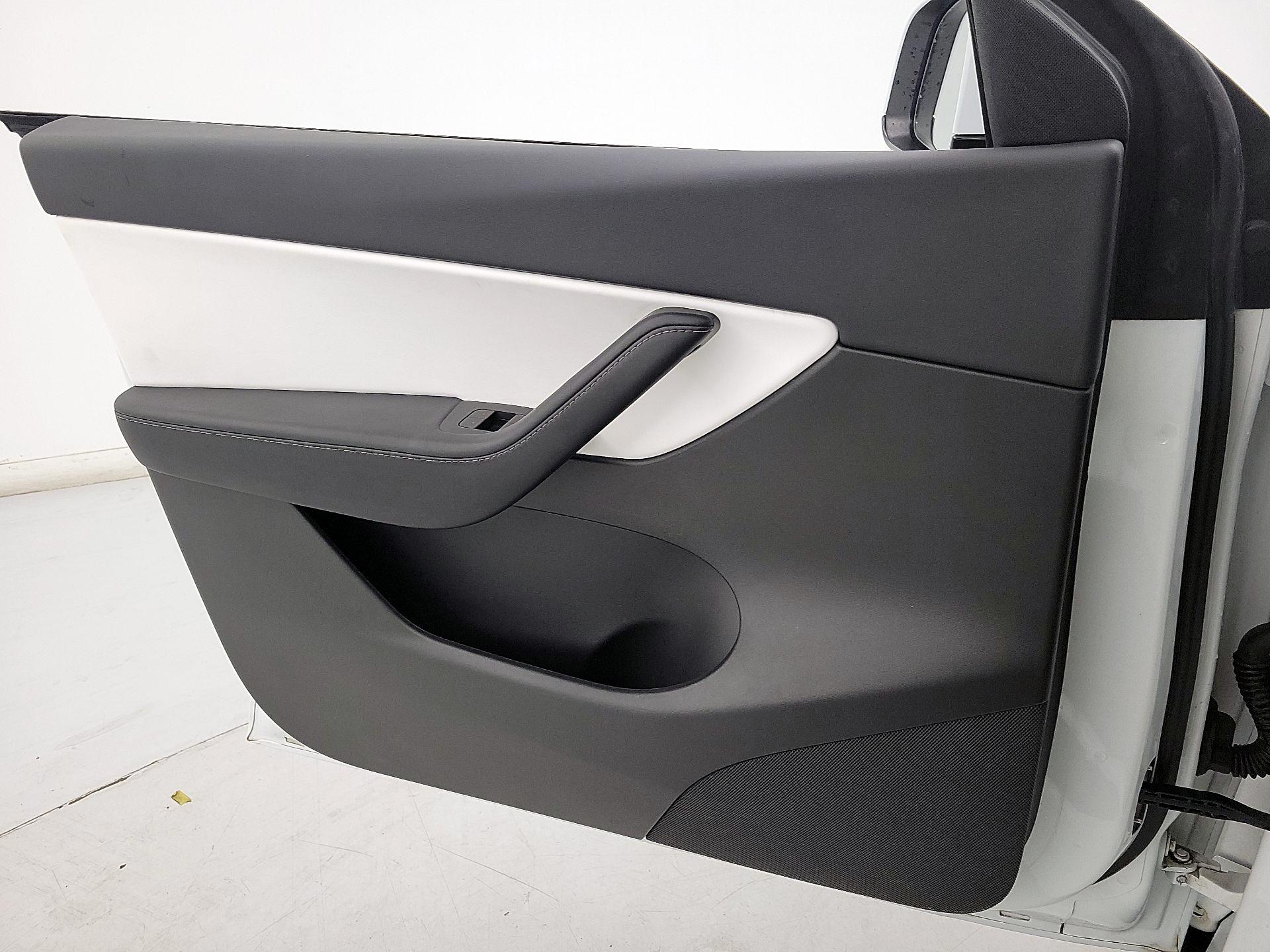Thumbnail: 2022 Tesla Model Y - 12