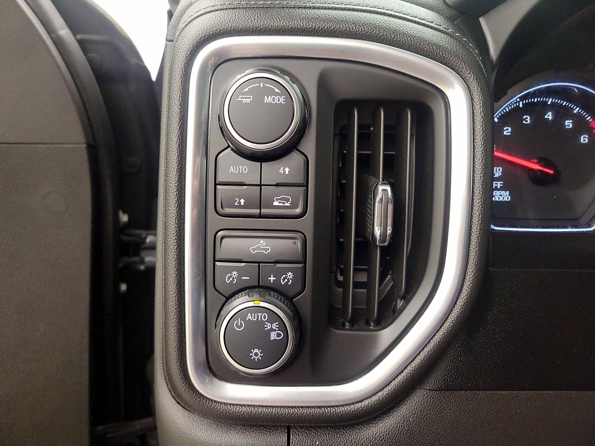 Thumbnail: 2020 Chevrolet Silverado 1500 - 13