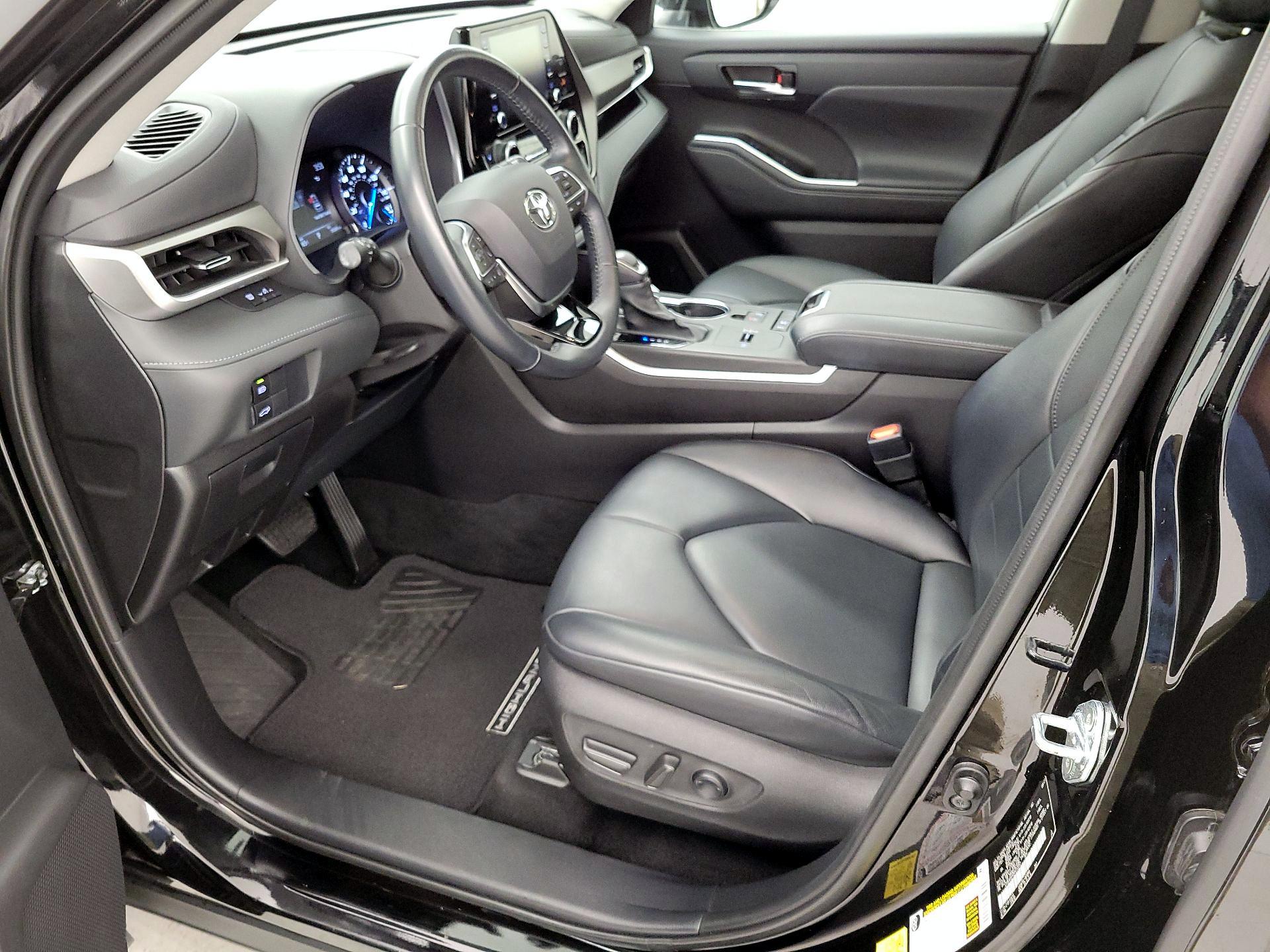 Thumbnail: 2021 Toyota Highlander - 11
