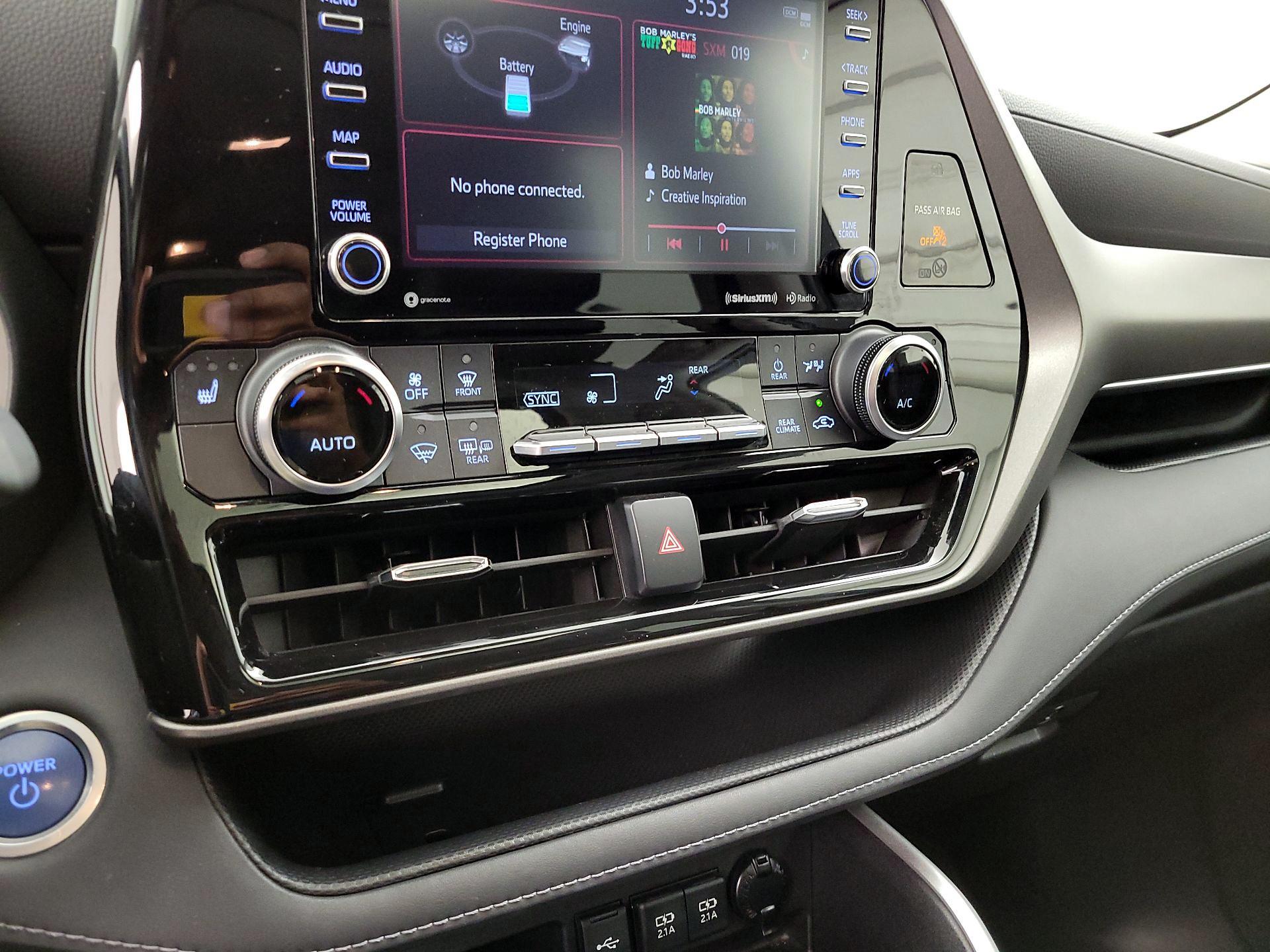 Thumbnail: 2021 Toyota Highlander - 14