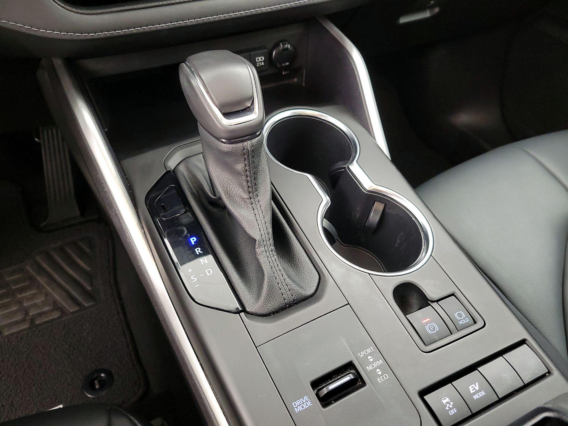 Thumbnail: 2021 Toyota Highlander - 15