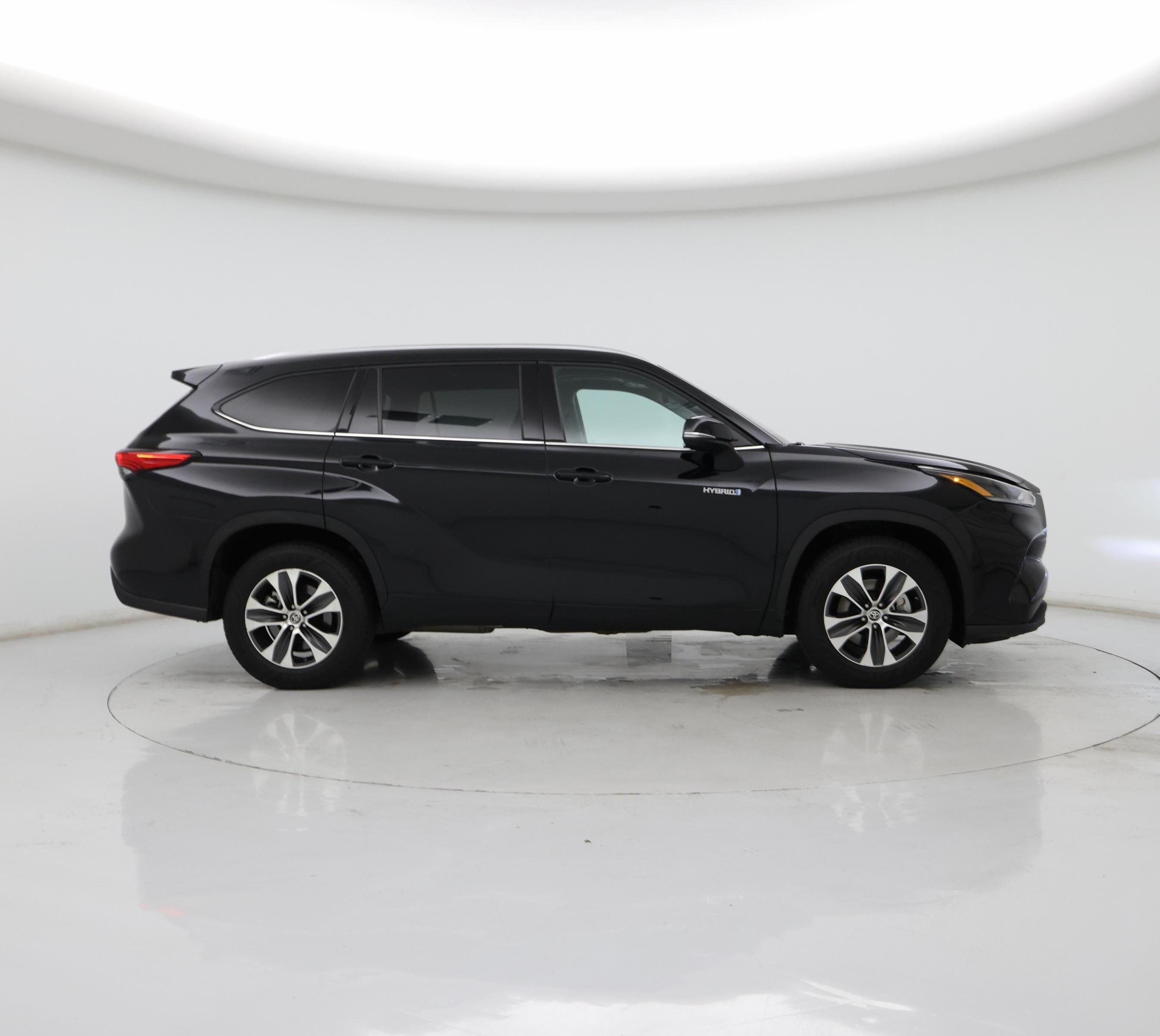 Thumbnail: 2021 Toyota Highlander - 7