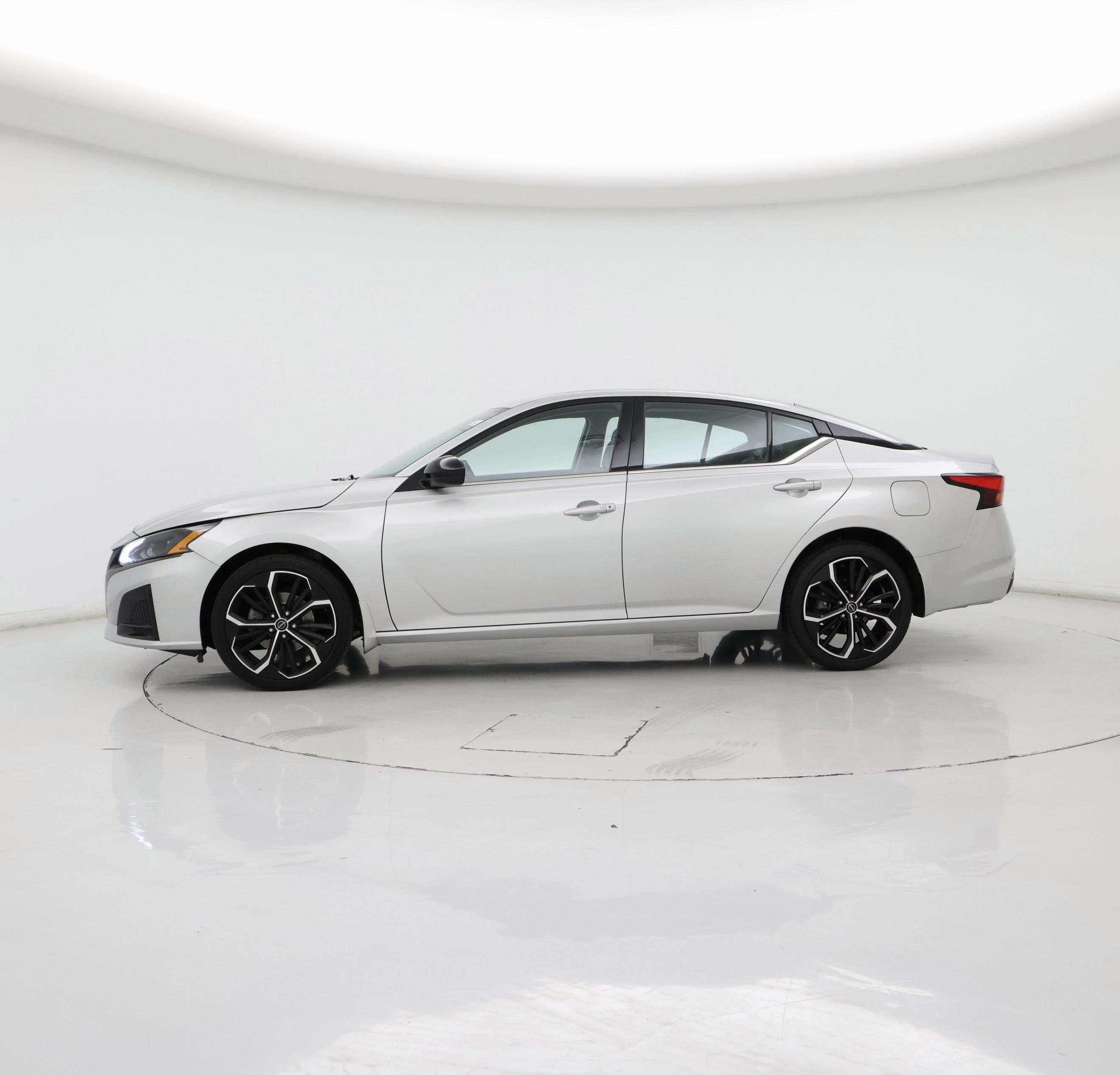 Thumbnail: 2023 Nissan Altima - 3