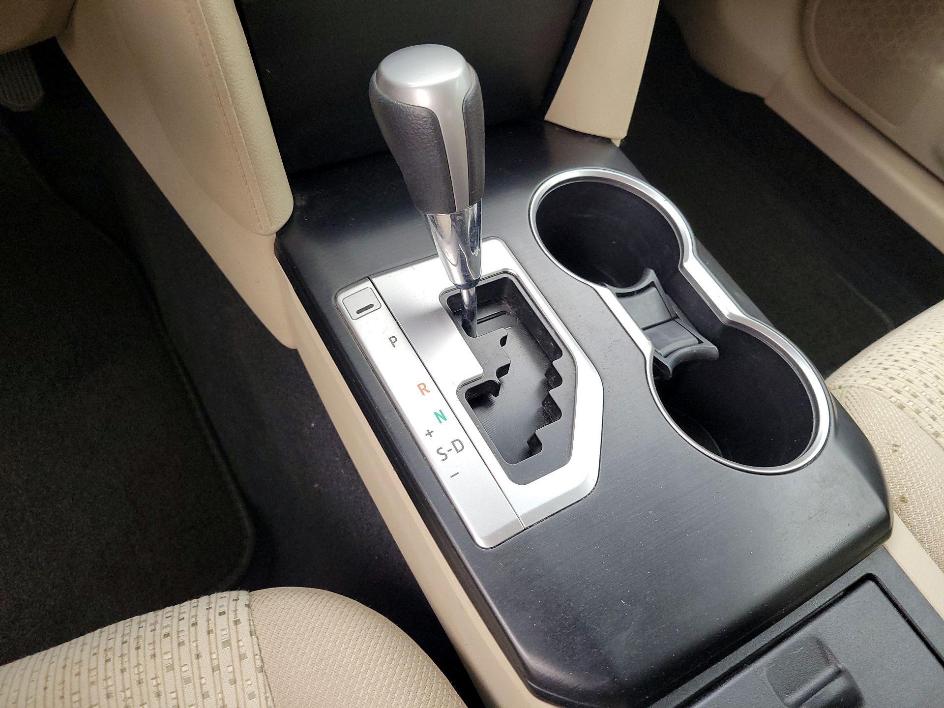 Thumbnail: 2014 Toyota Camry - 15