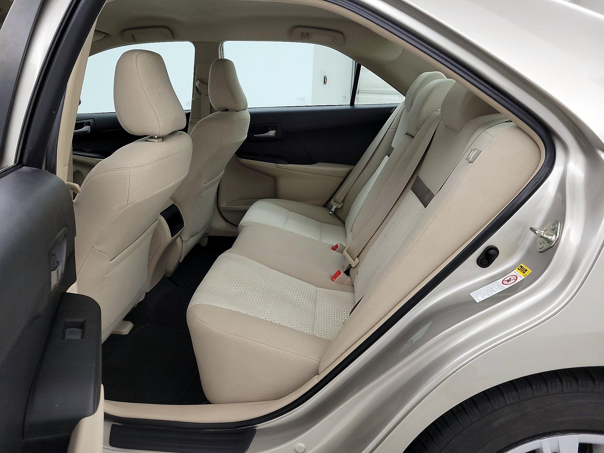 Thumbnail: 2014 Toyota Camry - 16