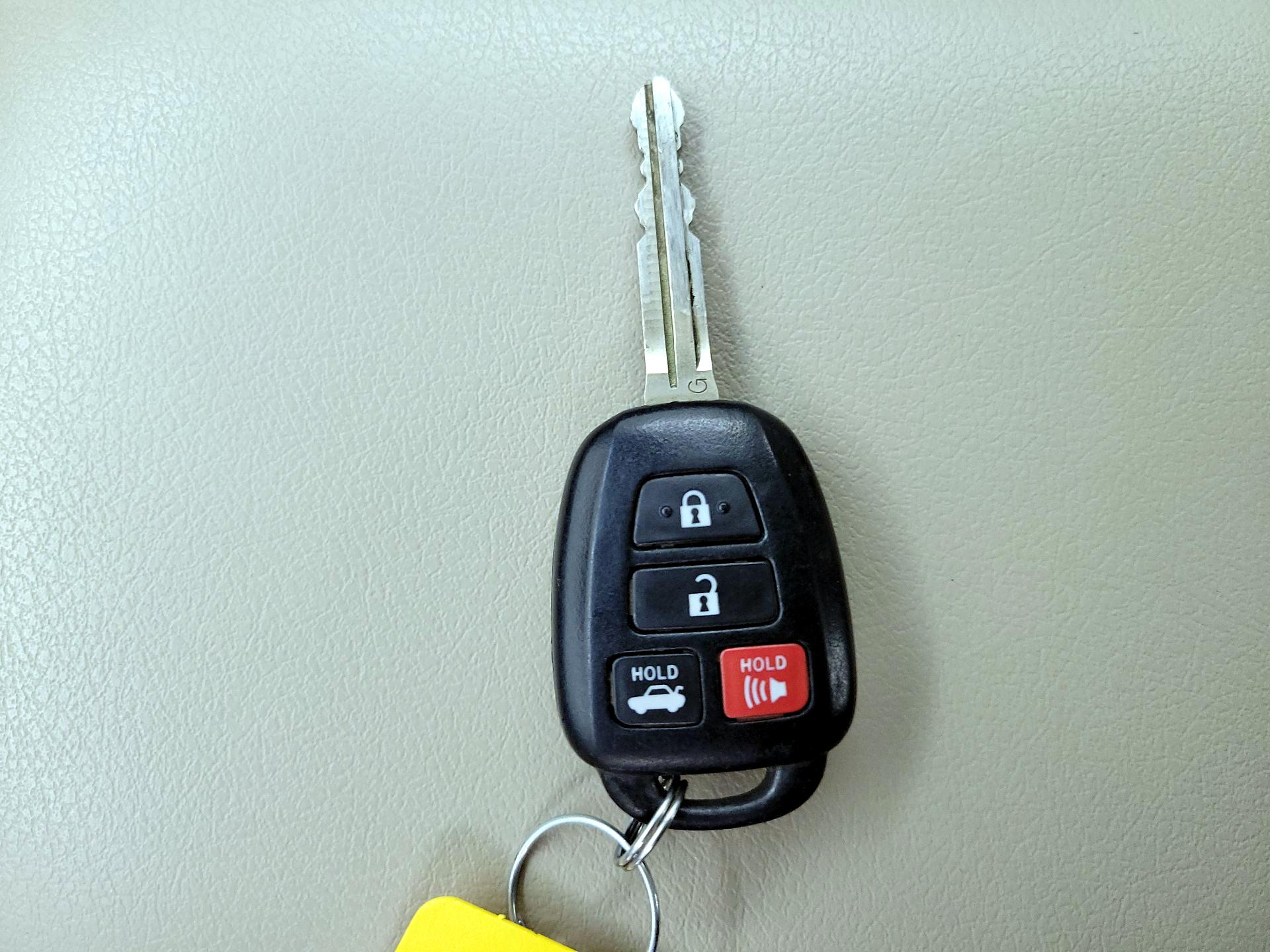 Thumbnail: 2014 Toyota Camry - 19