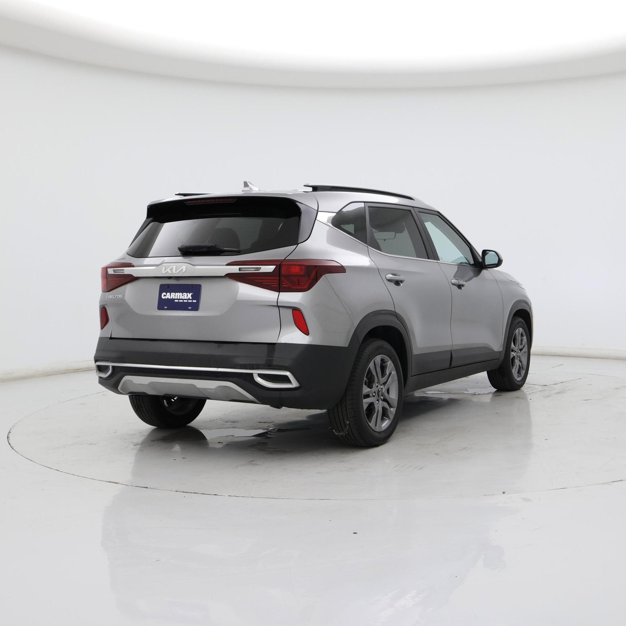 Thumbnail: 2023 Kia Seltos - 8