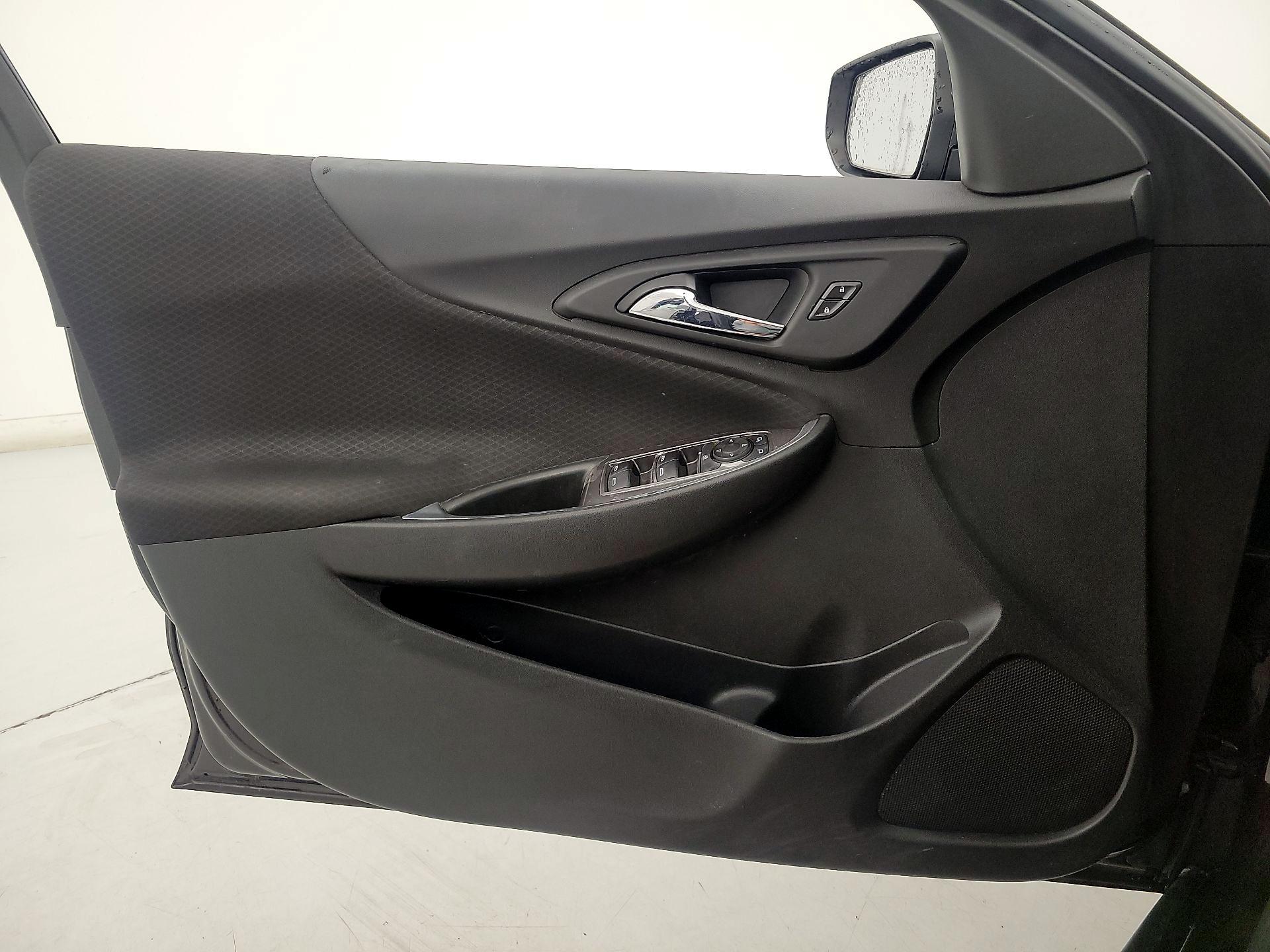 Thumbnail: 2021 Chevrolet Malibu - 12