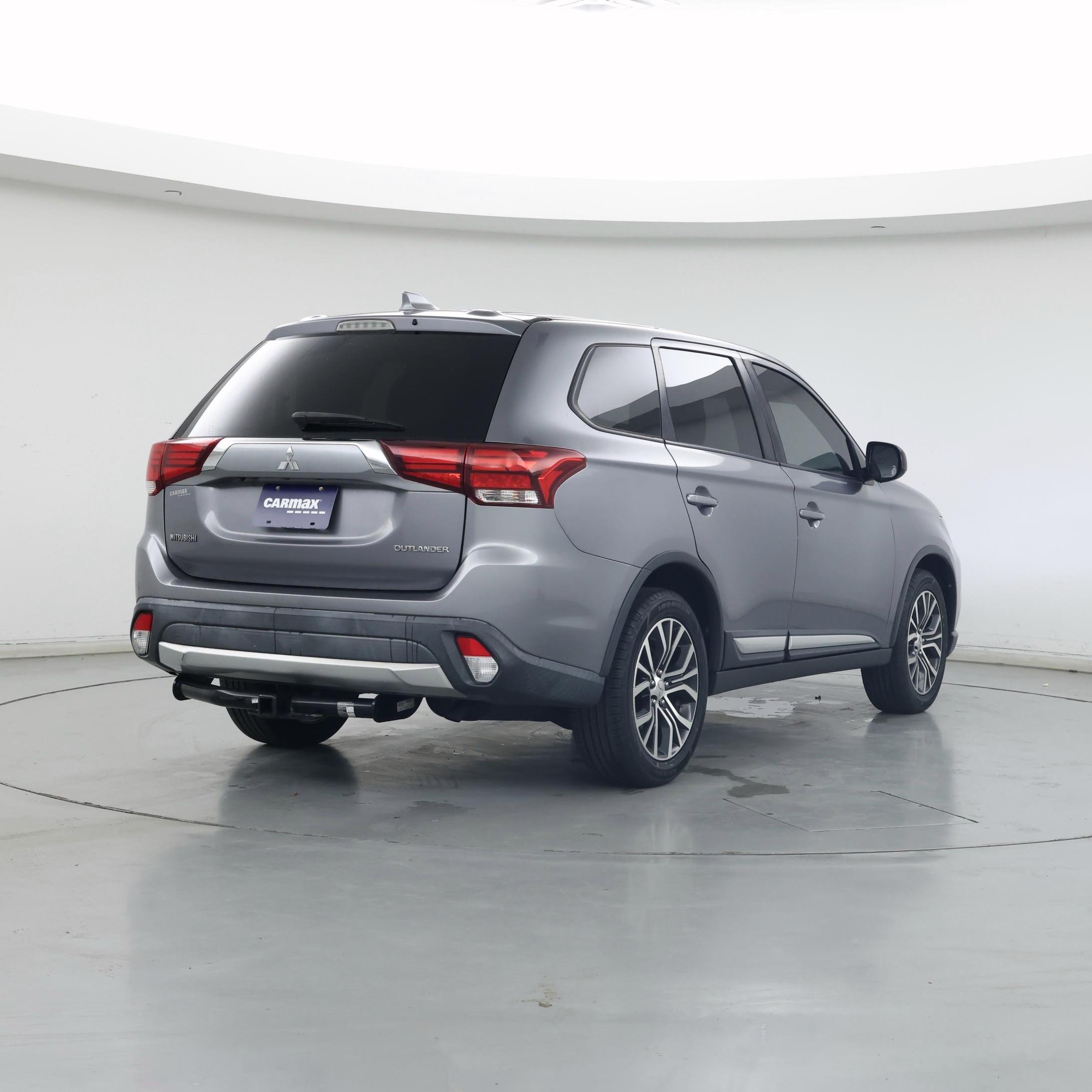 Thumbnail: 2018 Mitsubishi Outlander - 8