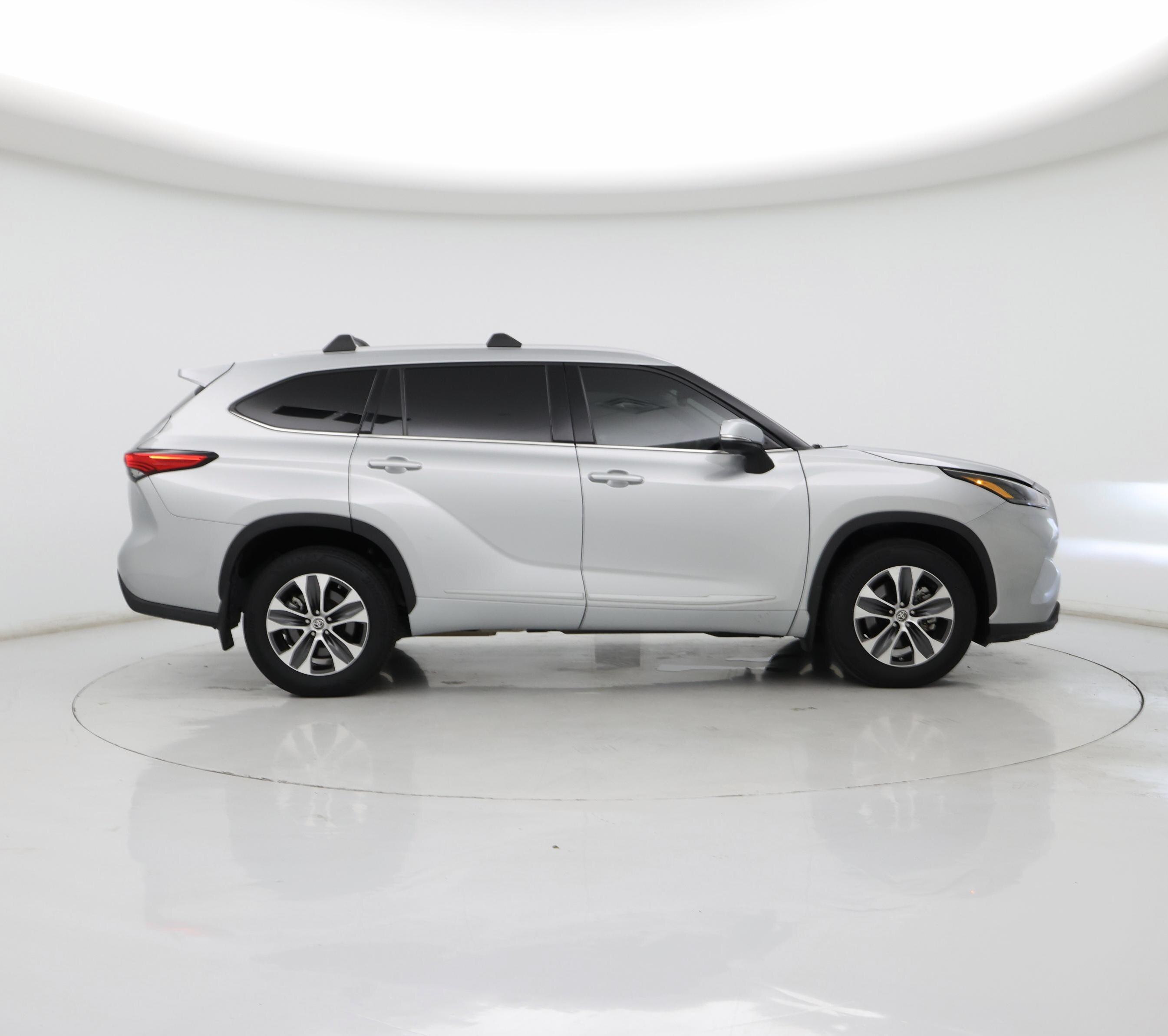 Thumbnail: 2022 Toyota Highlander - 7