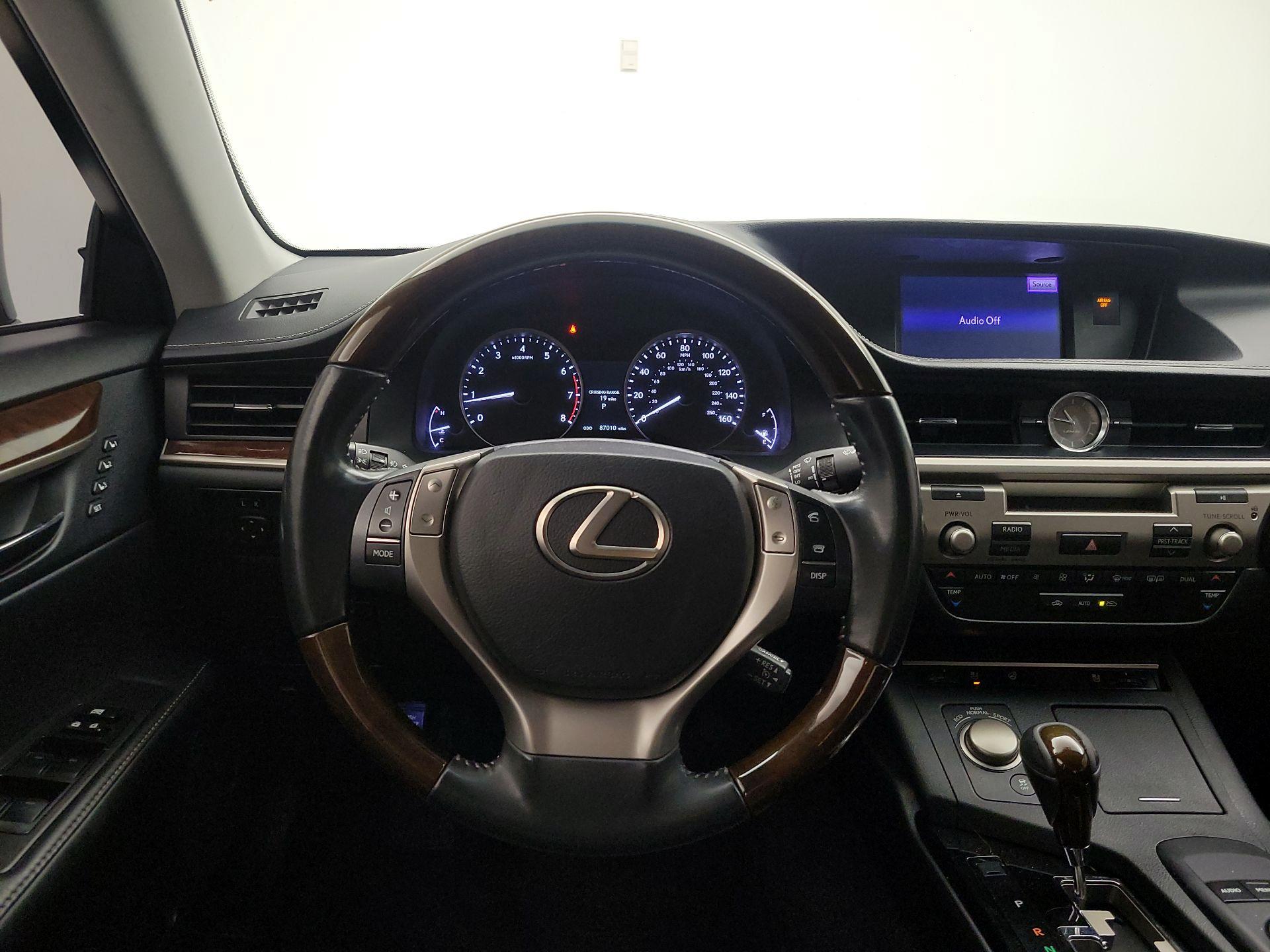 Thumbnail: 2014 Lexus ES - 10