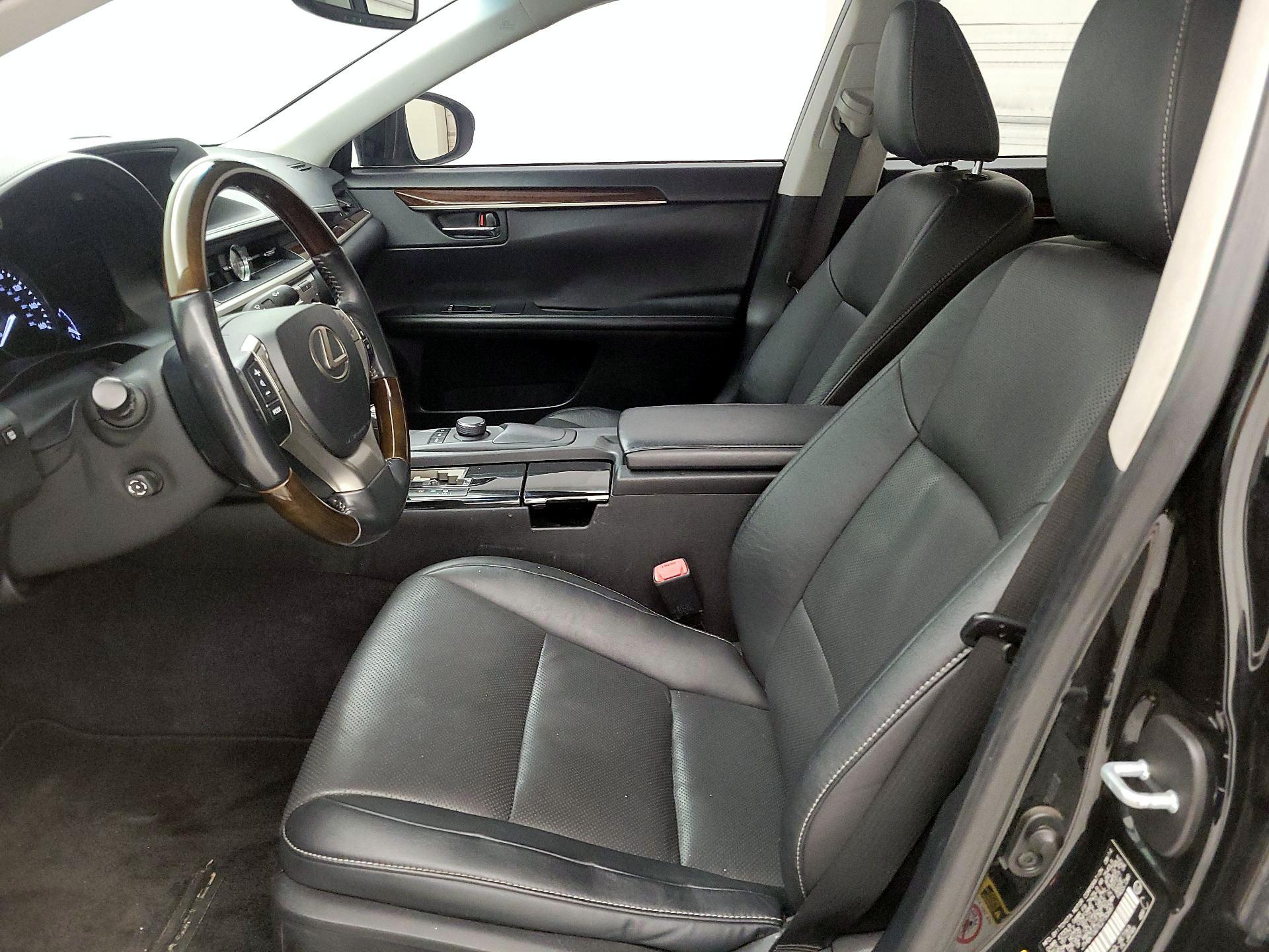 Thumbnail: 2014 Lexus ES - 11