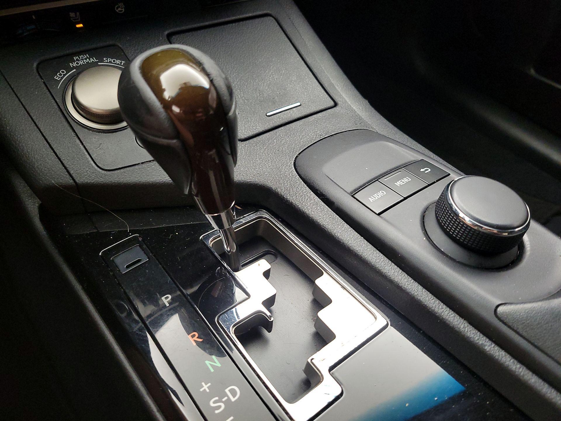 Thumbnail: 2014 Lexus ES - 15