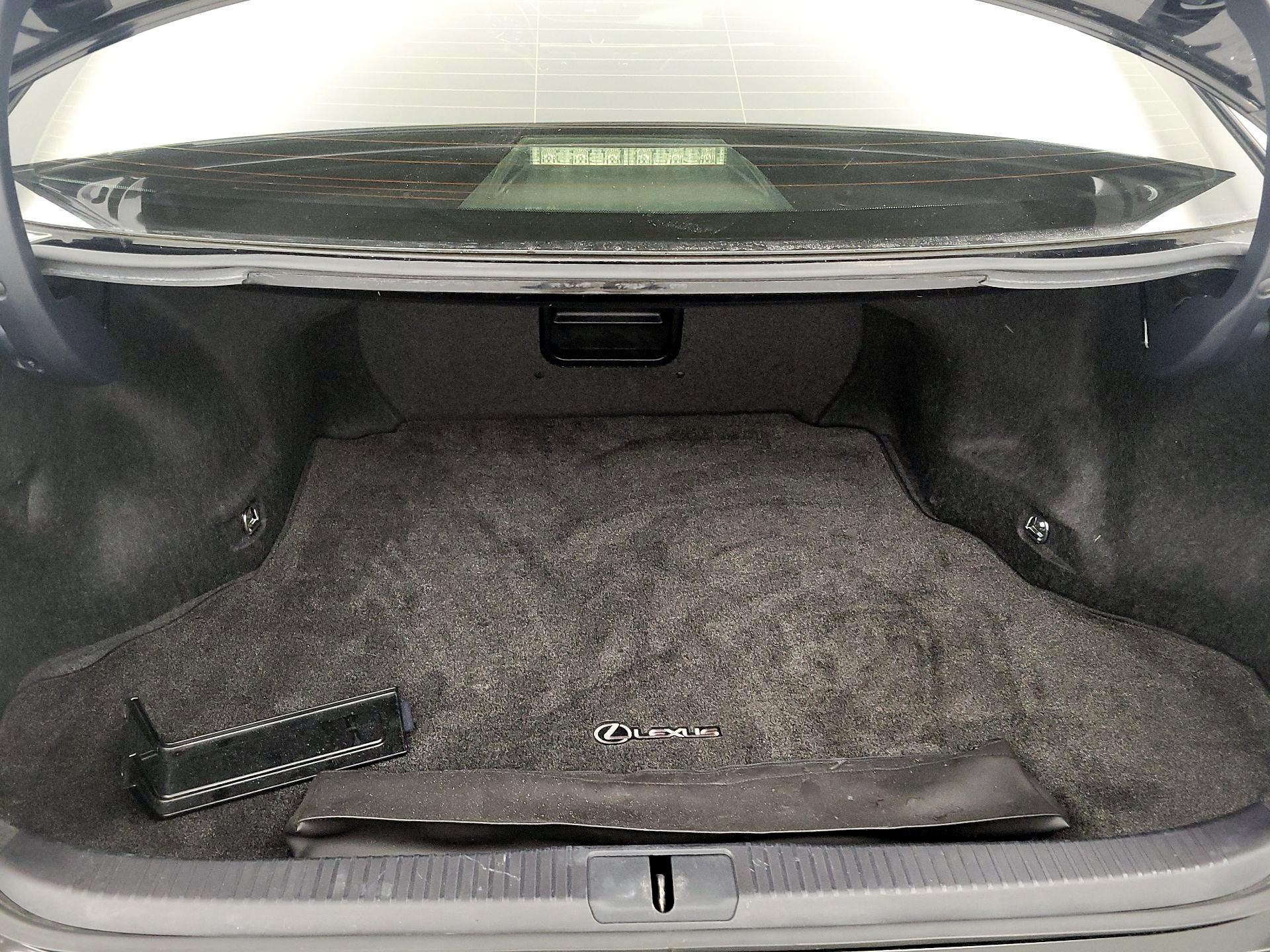 Thumbnail: 2014 Lexus ES - 16