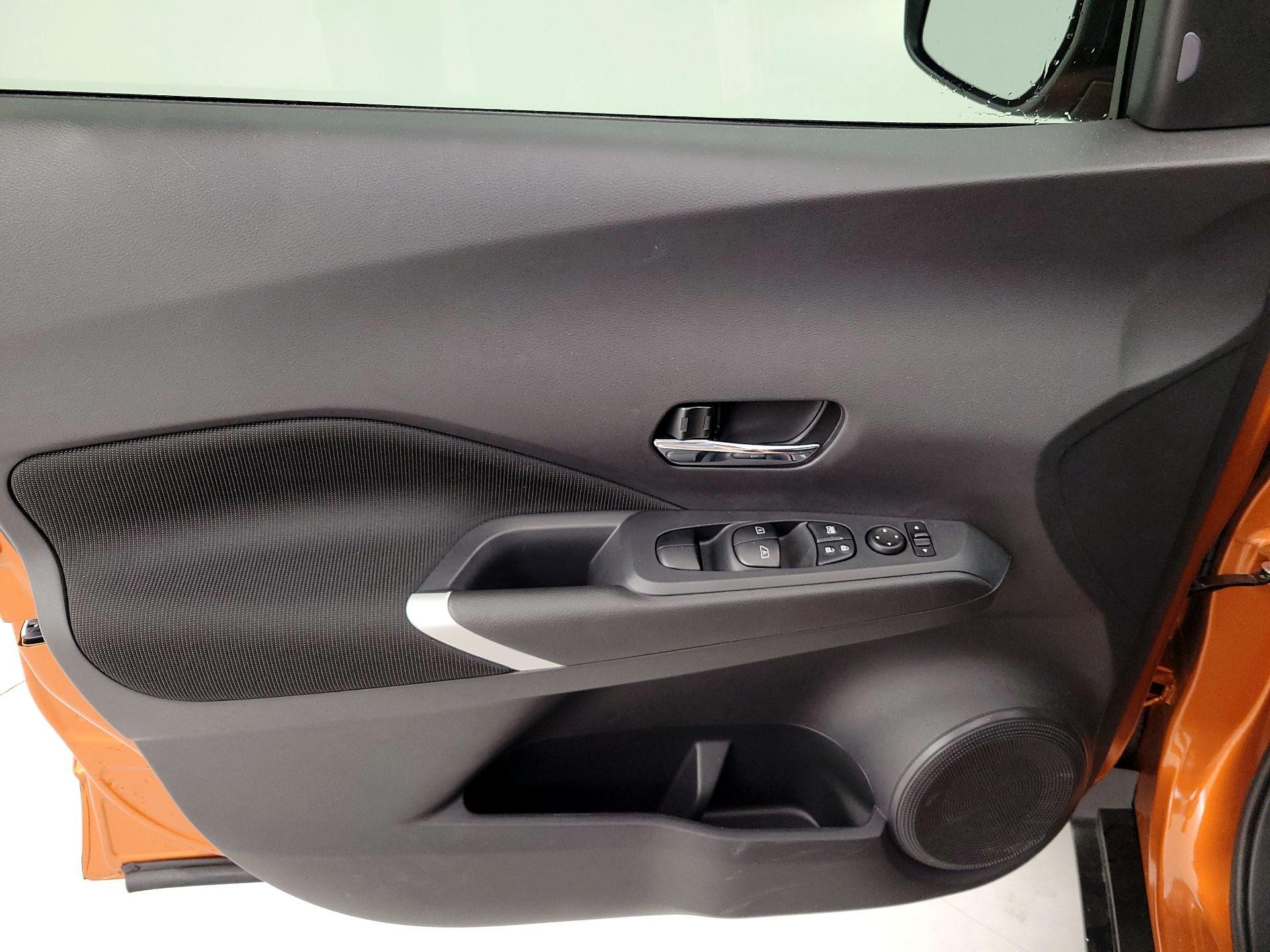 Thumbnail: 2021 Nissan Kicks - 12