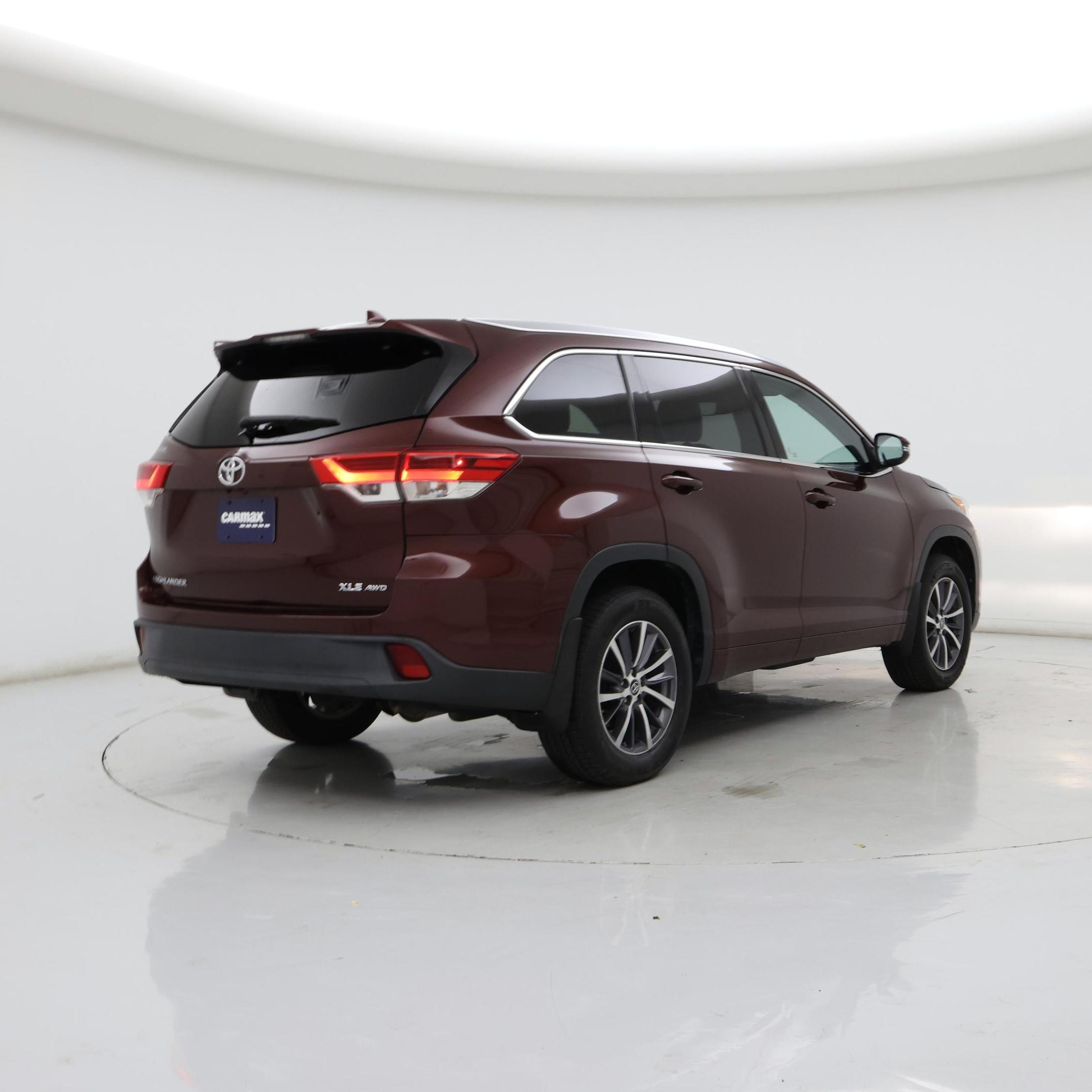 Thumbnail: 2017 Toyota Highlander - 8
