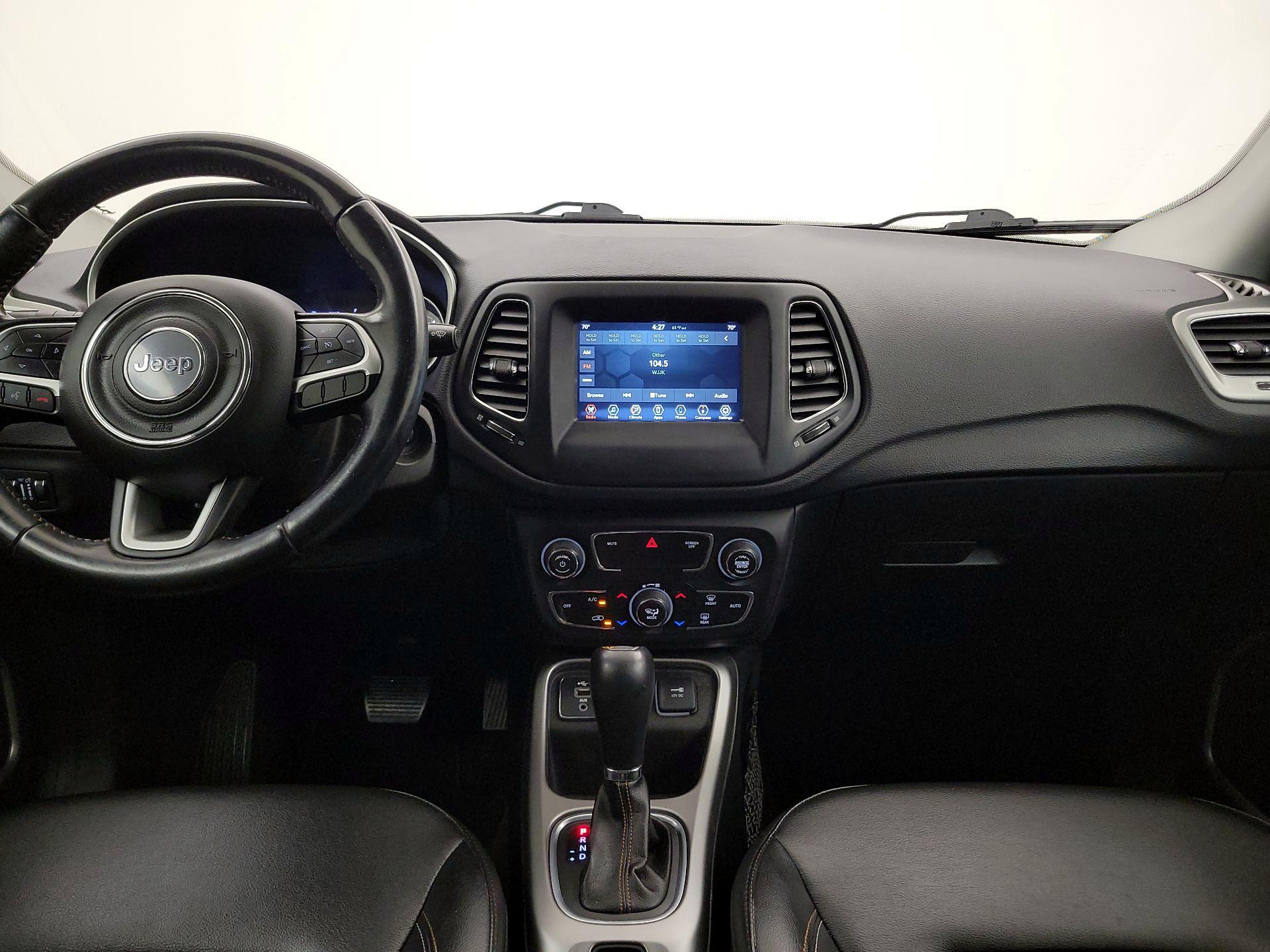 Thumbnail: 2020 Jeep Compass - 9