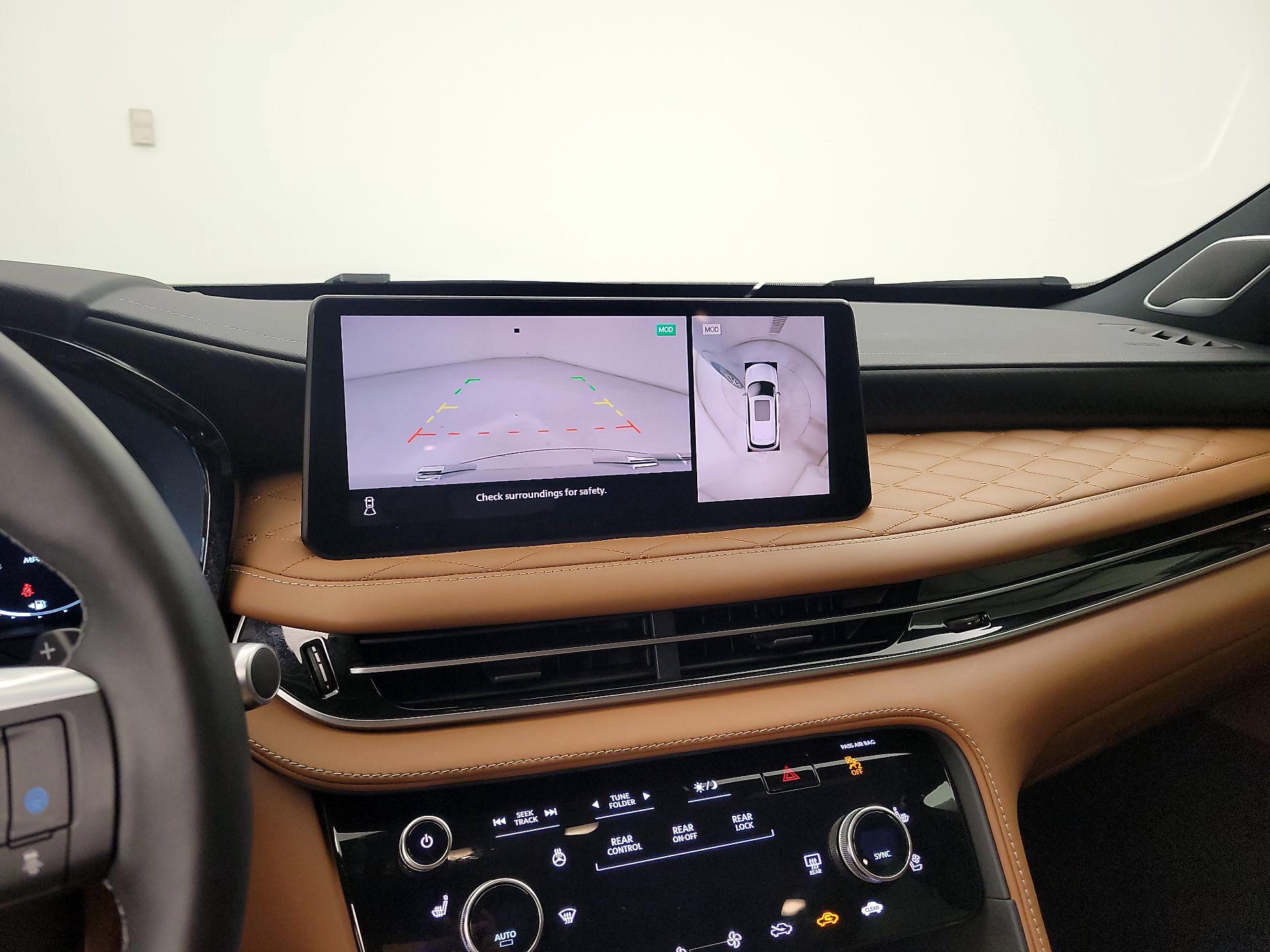 Thumbnail: 2024 INFINITI QX60 - 13