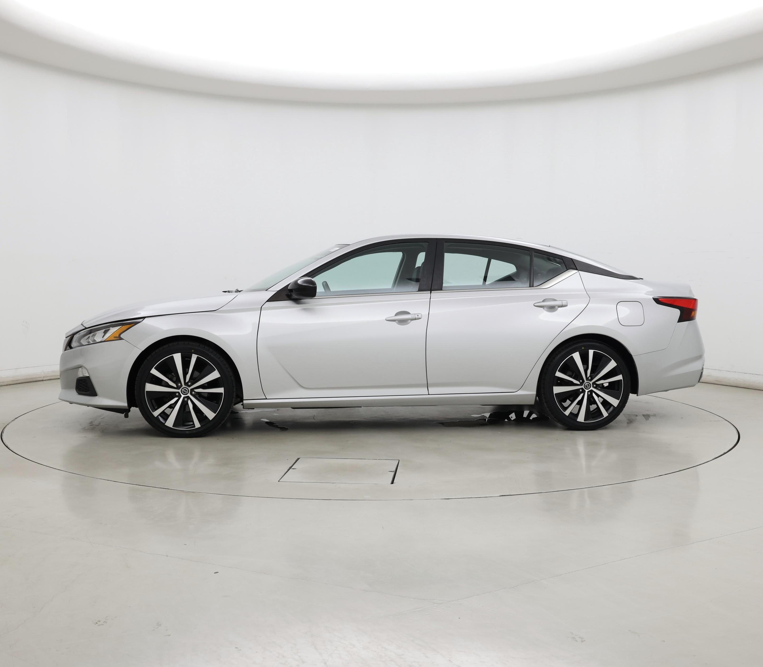 Thumbnail: 2020 Nissan Altima - 3