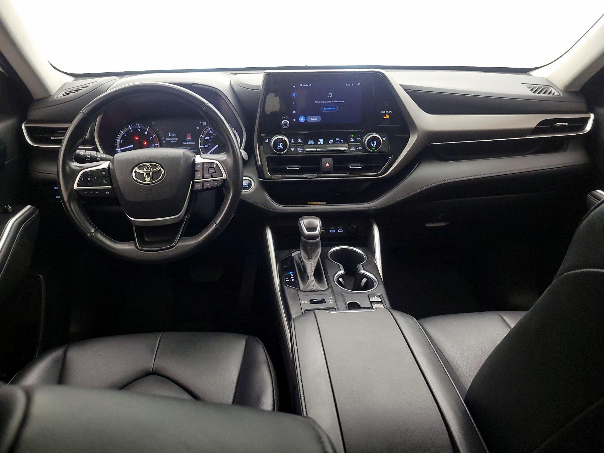 Thumbnail: 2023 Toyota Highlander - 9