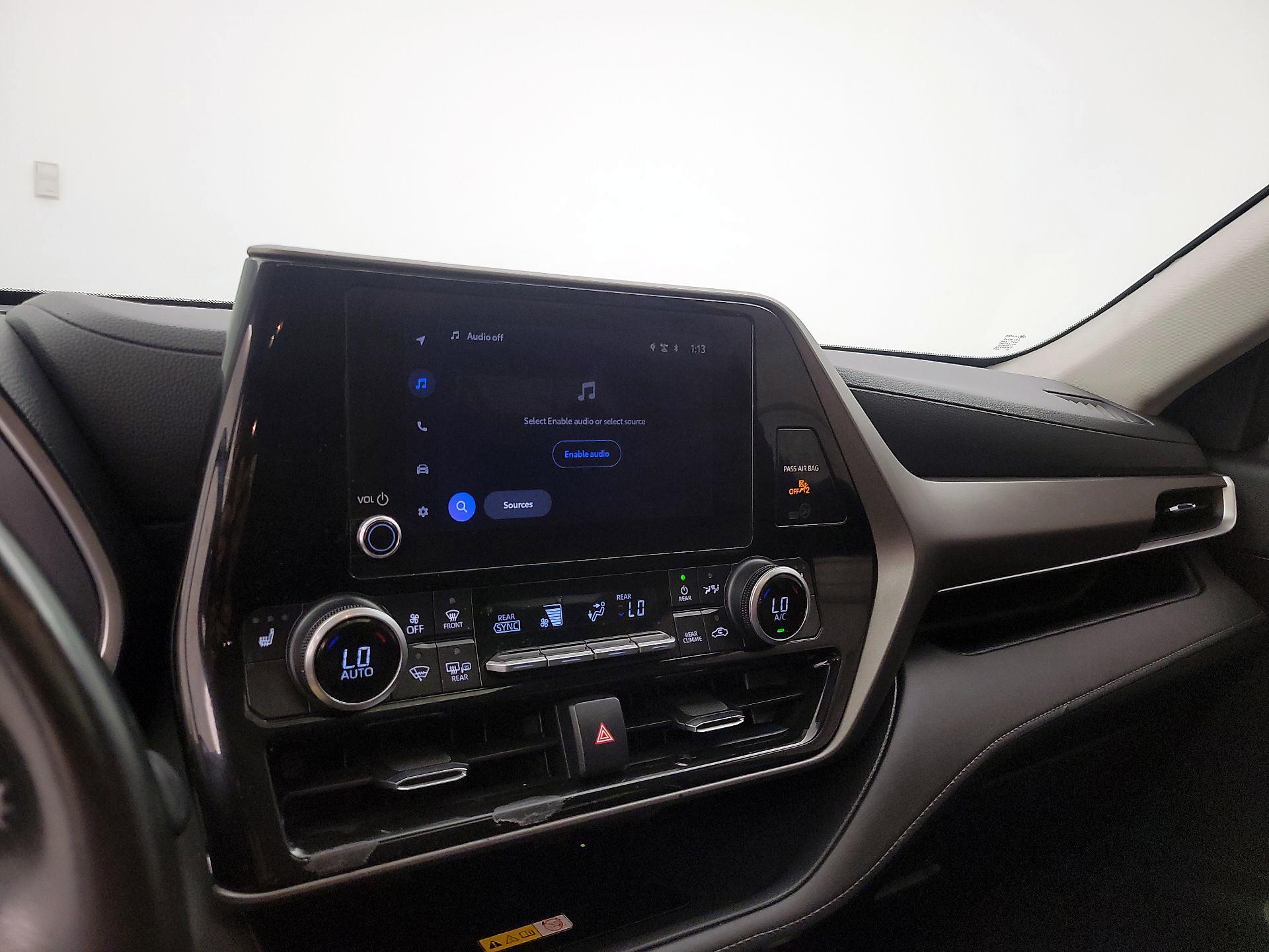 Thumbnail: 2023 Toyota Highlander - 14