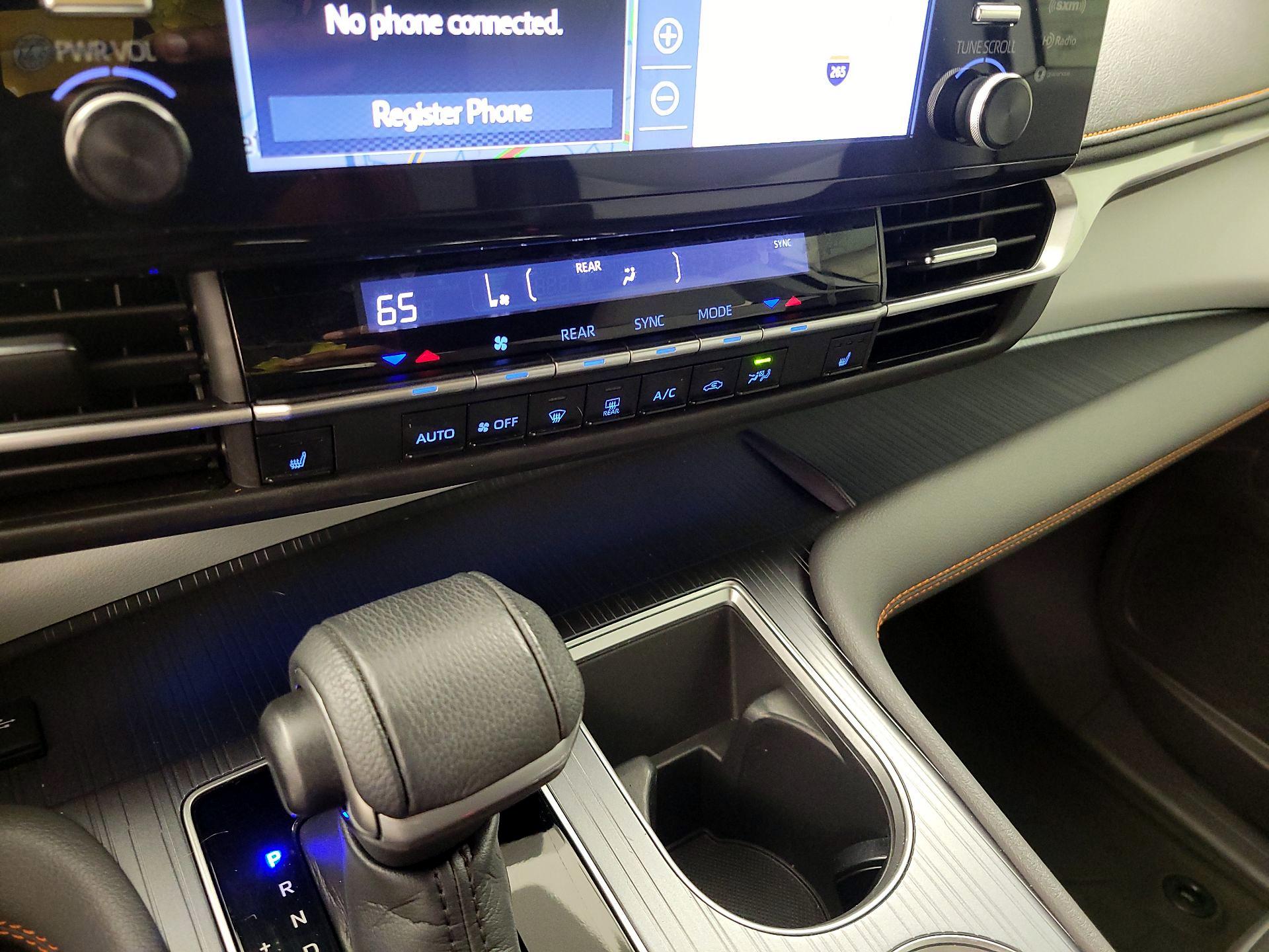 Thumbnail: 2021 Toyota Sienna - 14