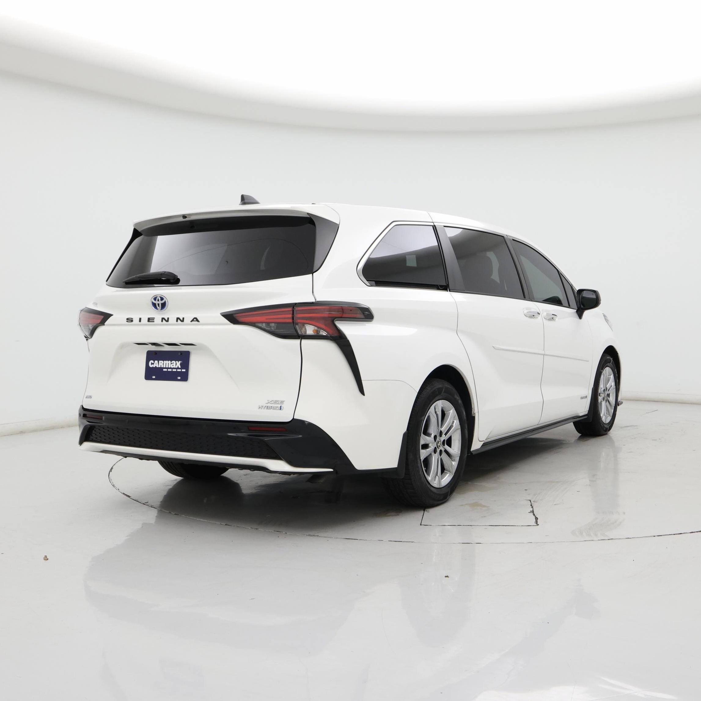 Thumbnail: 2021 Toyota Sienna - 8