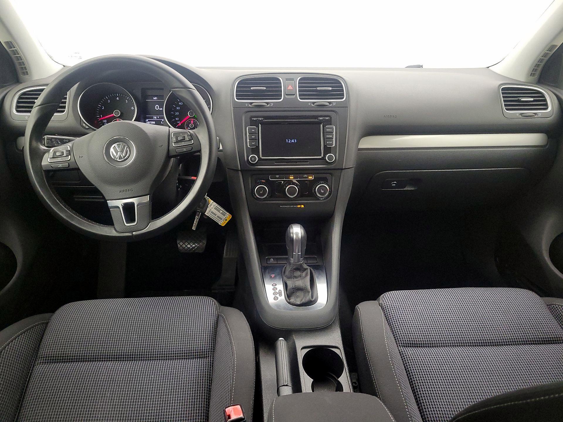 Thumbnail: 2014 Volkswagen Golf - 9
