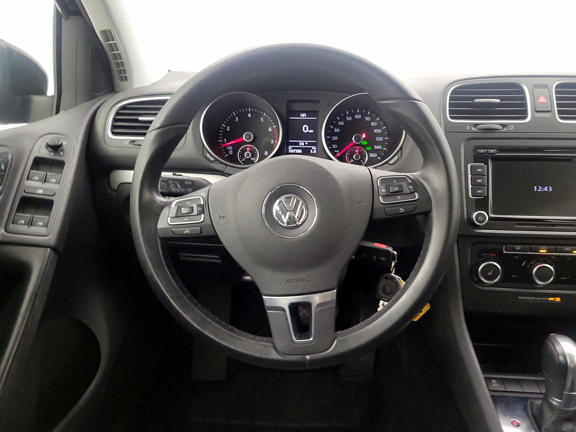 Thumbnail: 2014 Volkswagen Golf - 10