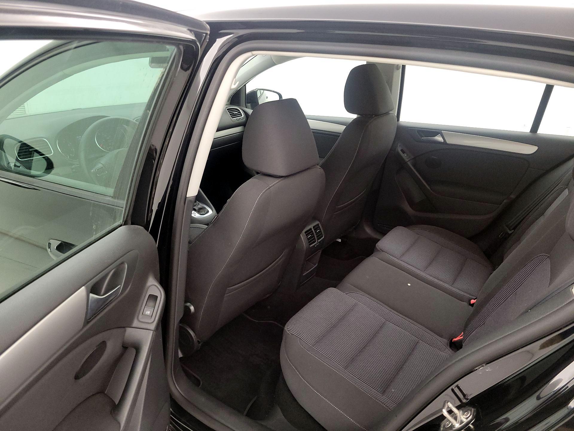 Thumbnail: 2014 Volkswagen Golf - 16