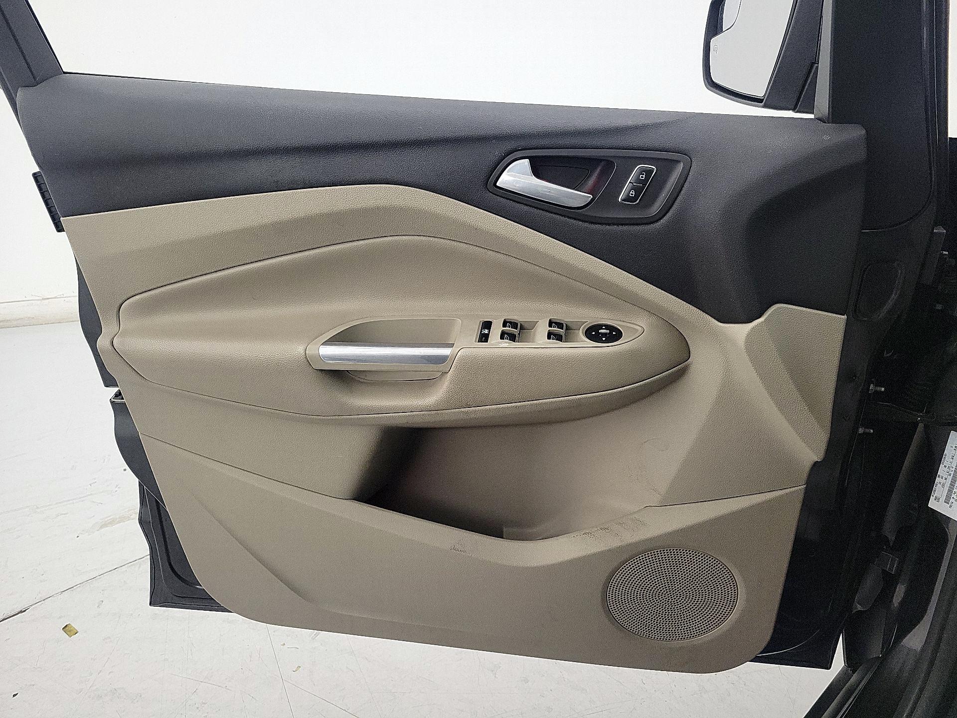 Thumbnail: 2015 Ford C-Max - 12