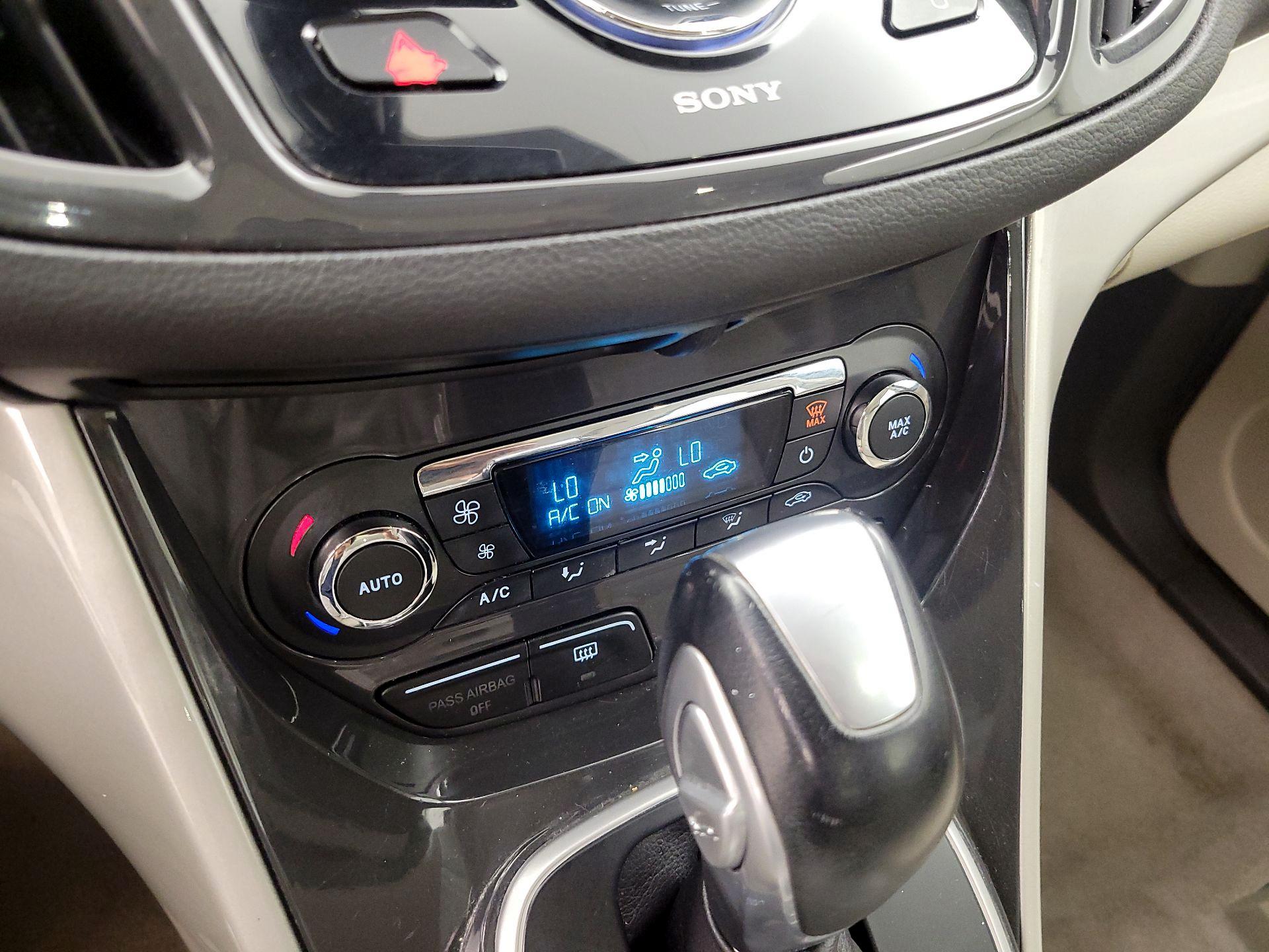 Thumbnail: 2015 Ford C-Max - 14