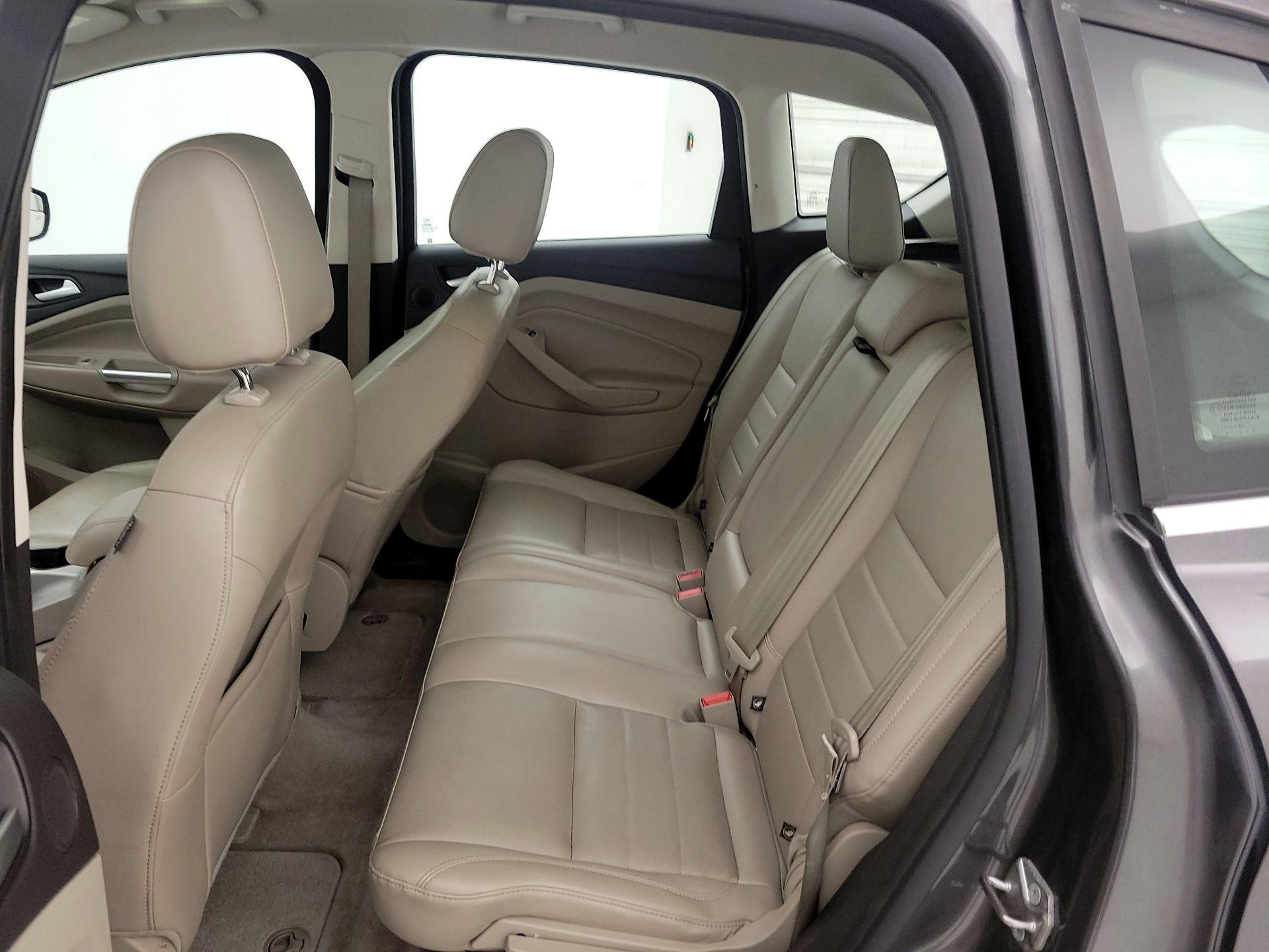 Thumbnail: 2015 Ford C-Max - 16