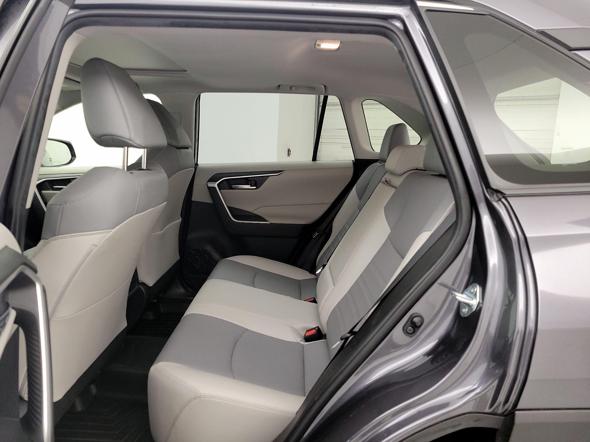 Thumbnail: 2019 Toyota RAV4 - 16