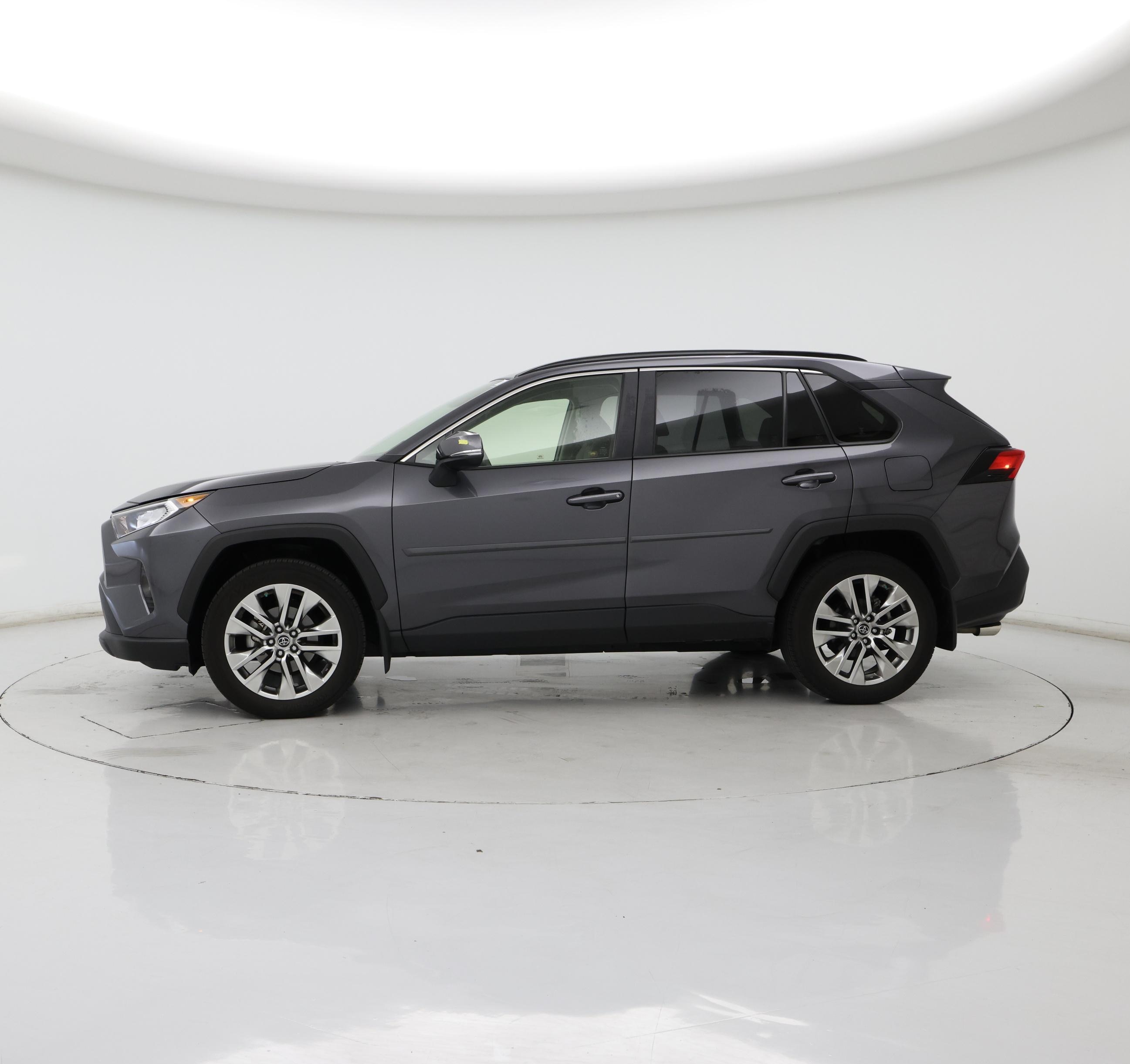 Thumbnail: 2019 Toyota RAV4 - 3