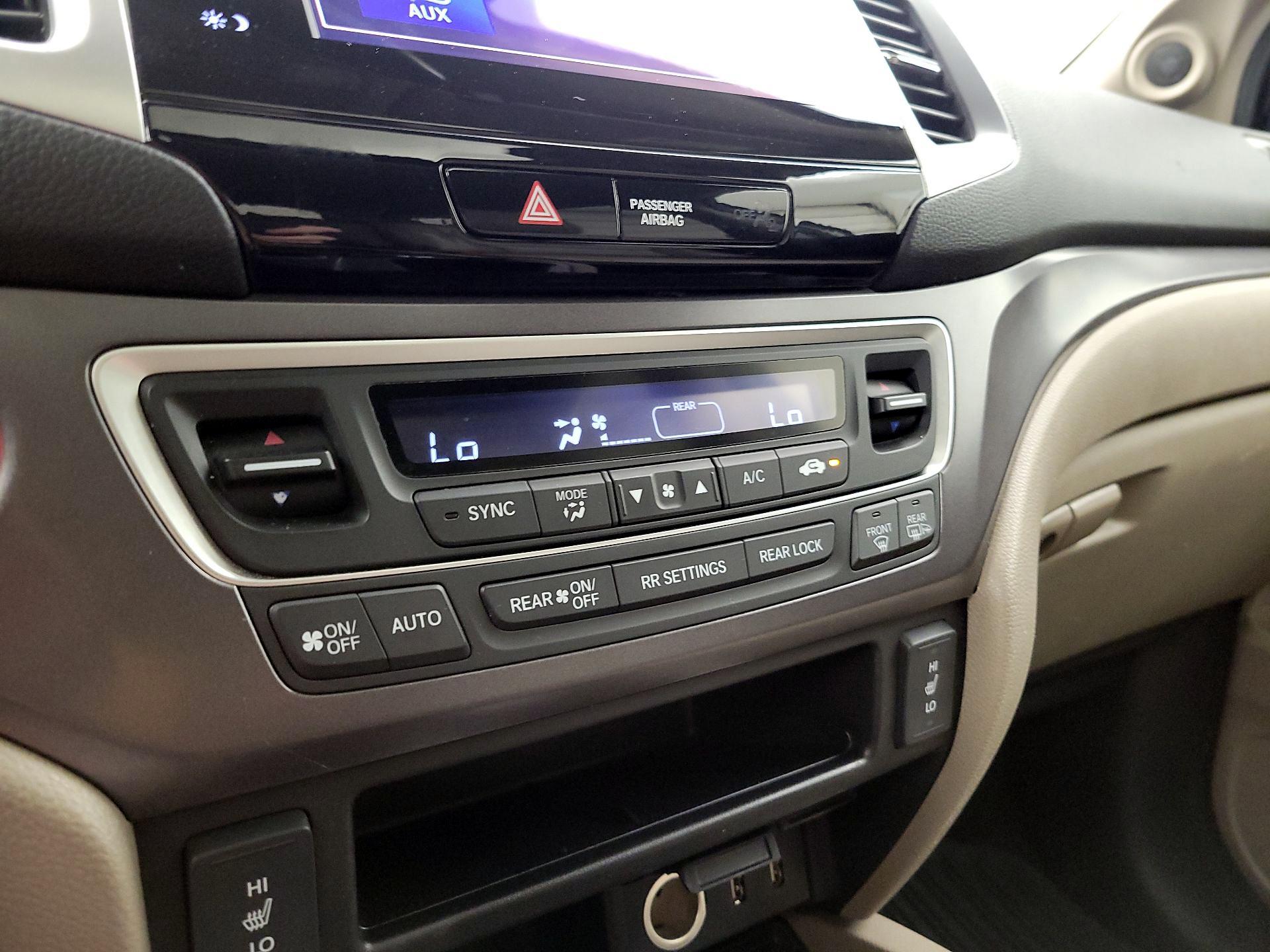 Thumbnail: 2017 Honda Pilot - 14