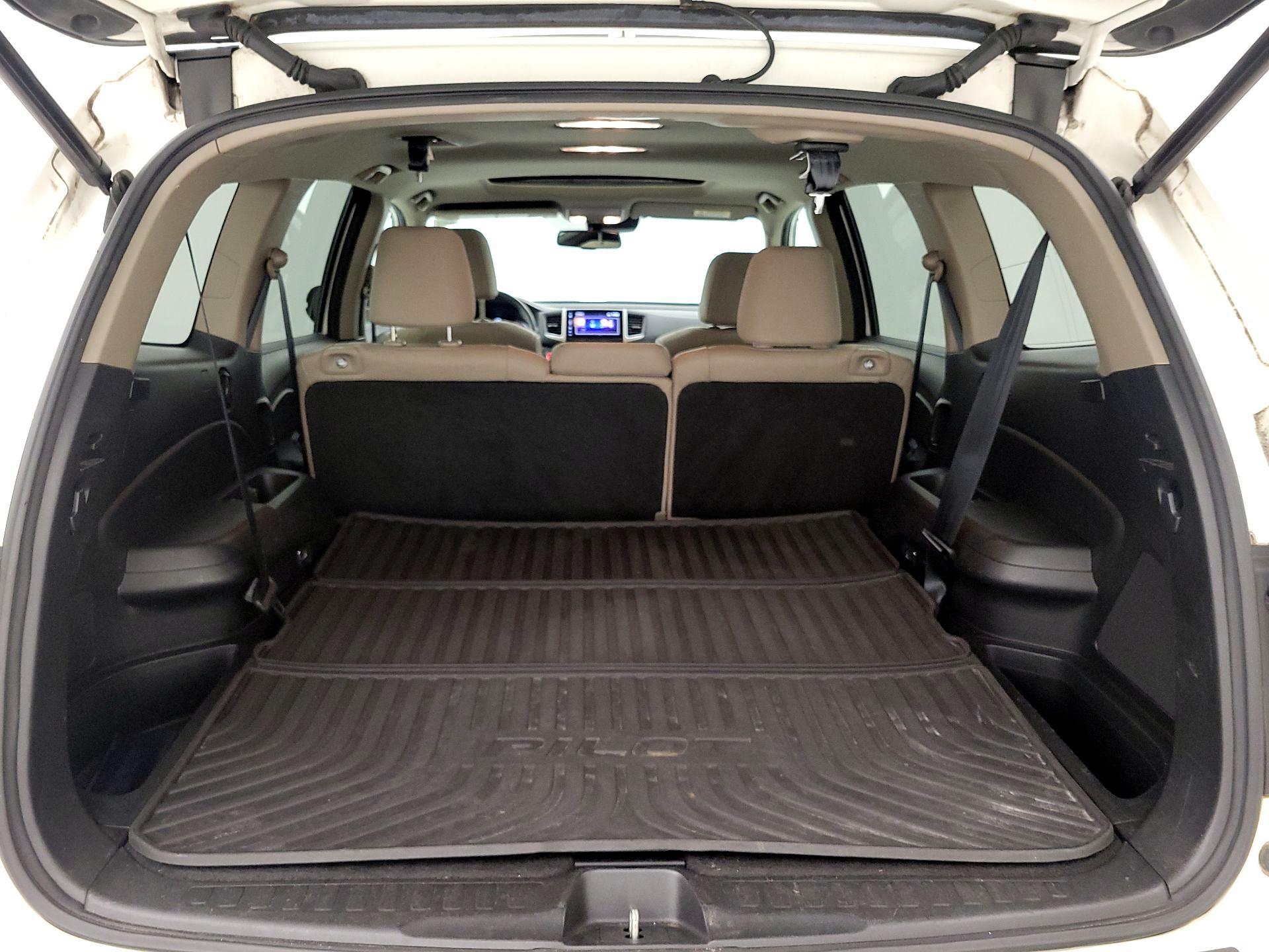 Thumbnail: 2017 Honda Pilot - 16