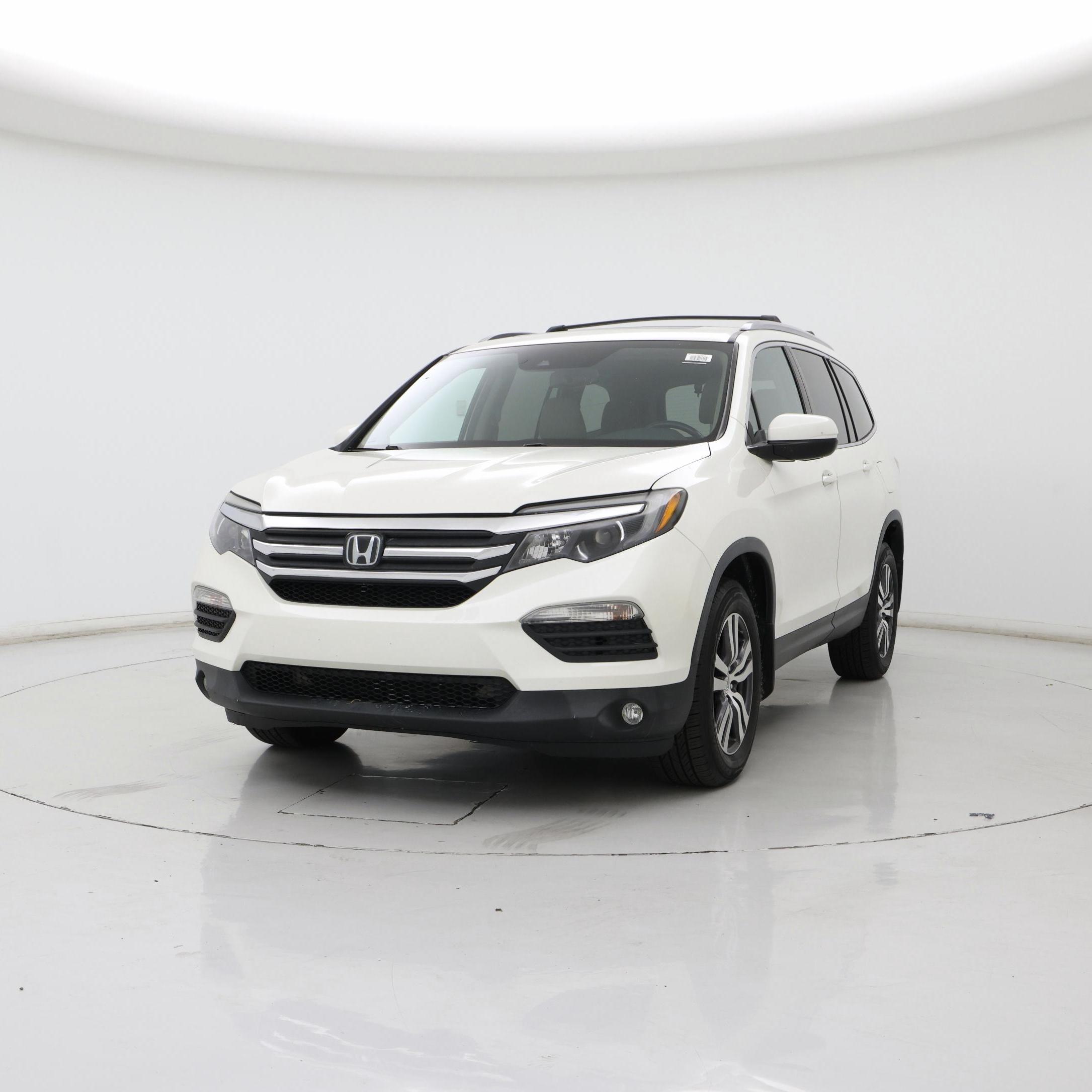 Thumbnail: 2017 Honda Pilot - 4