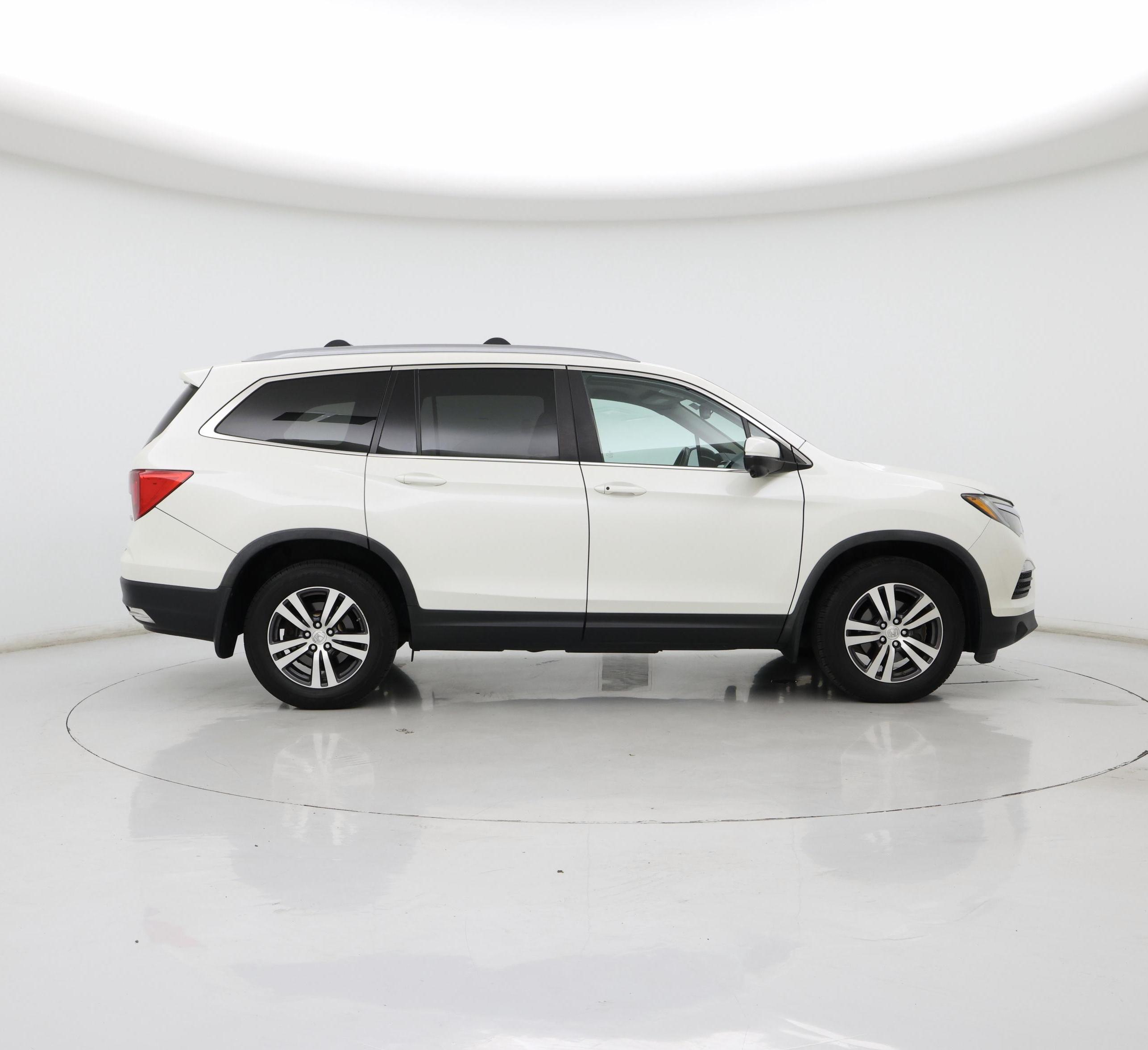 Thumbnail: 2017 Honda Pilot - 7