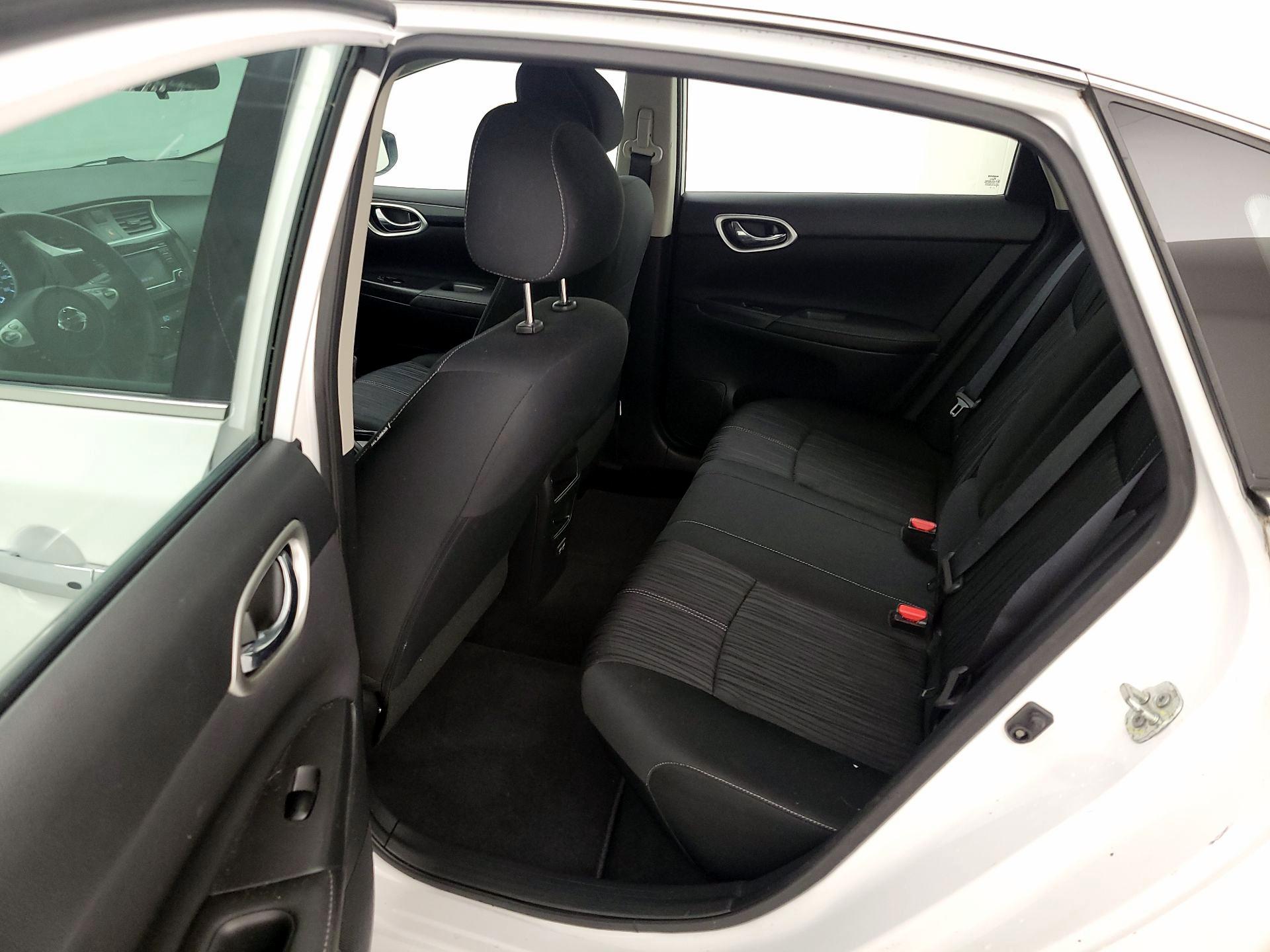 Thumbnail: 2018 Nissan Sentra - 17